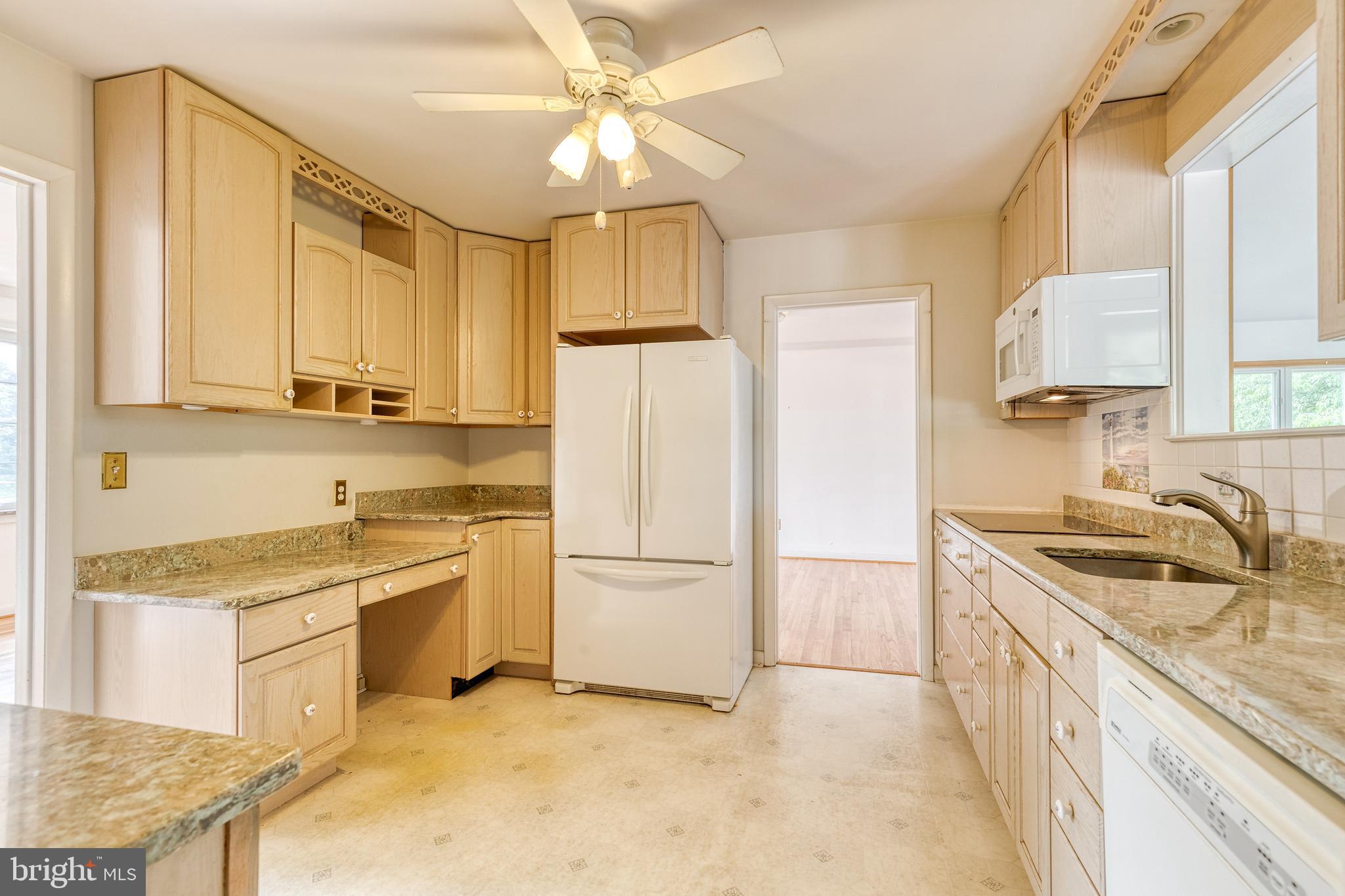 CROMWELL VALLEY - Residential Lease