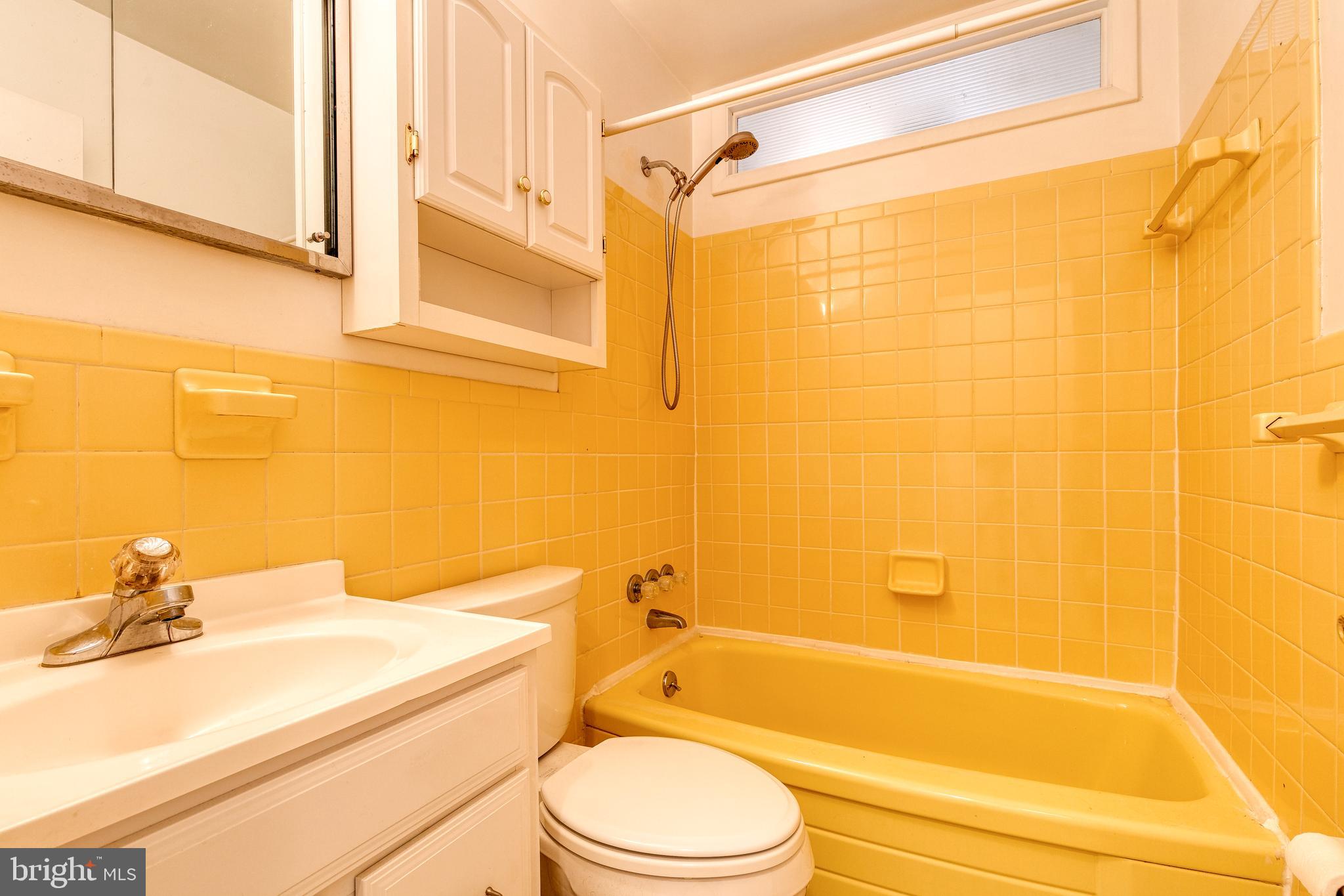 CROMWELL VALLEY - Residential Lease