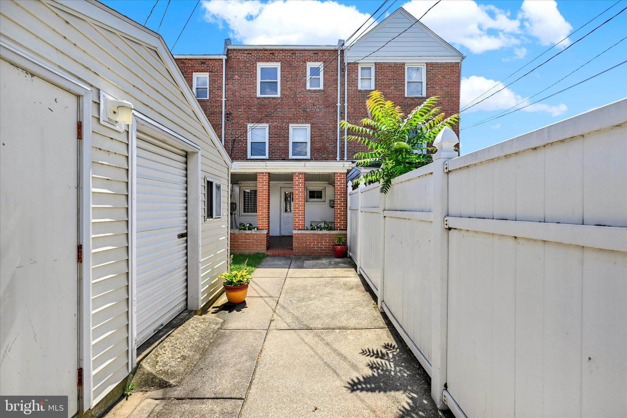 EASTFIELD - Residential