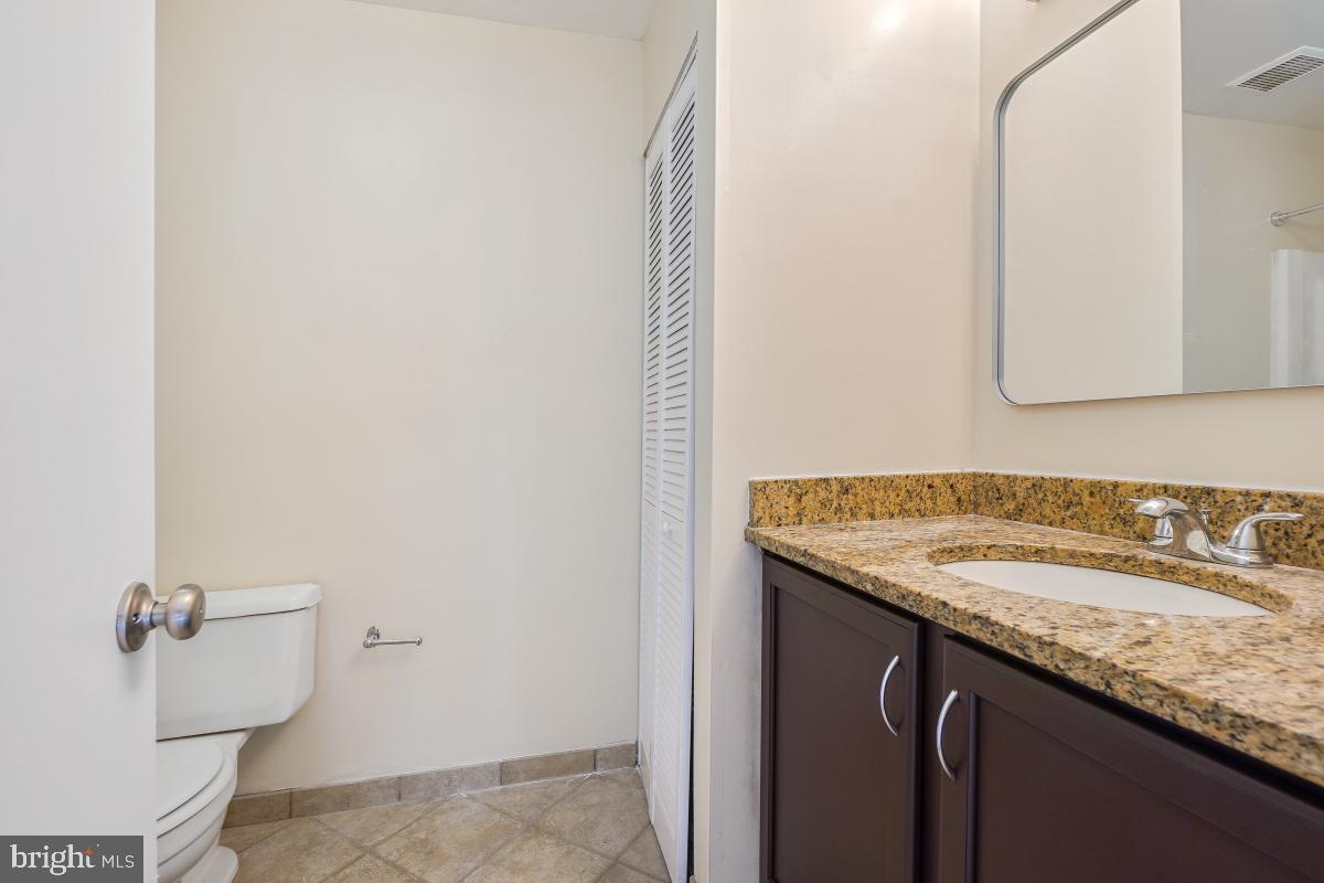 FARMINGDALE - Residential