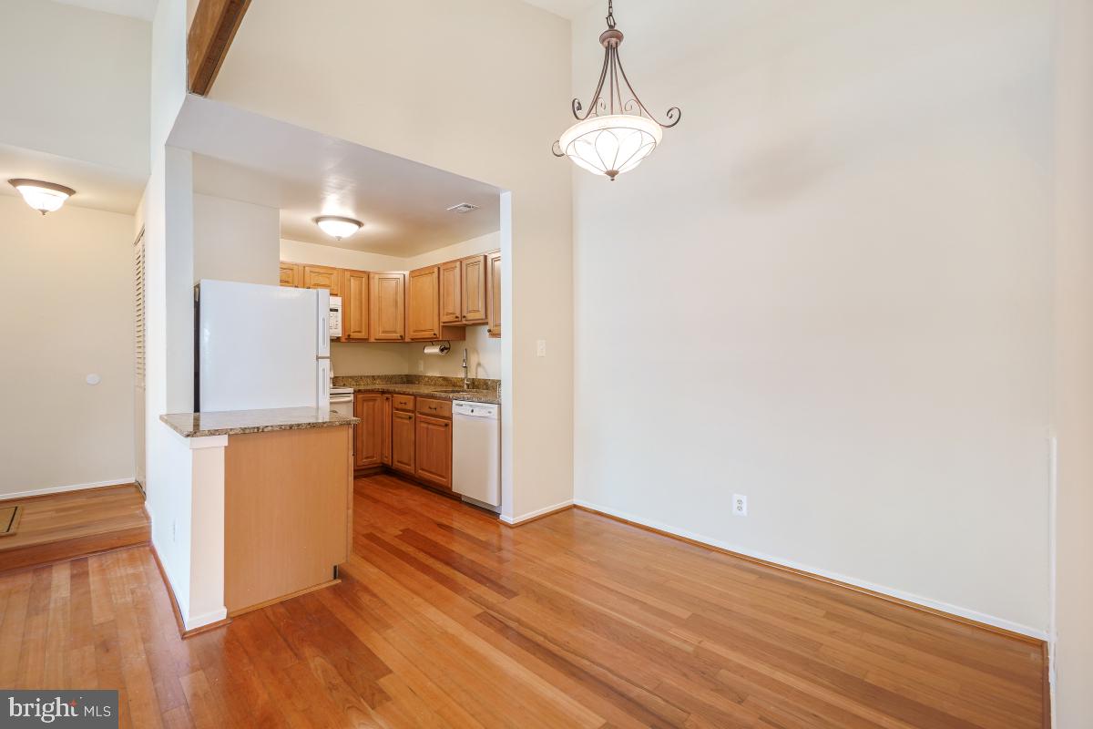 FARMINGDALE - Residential