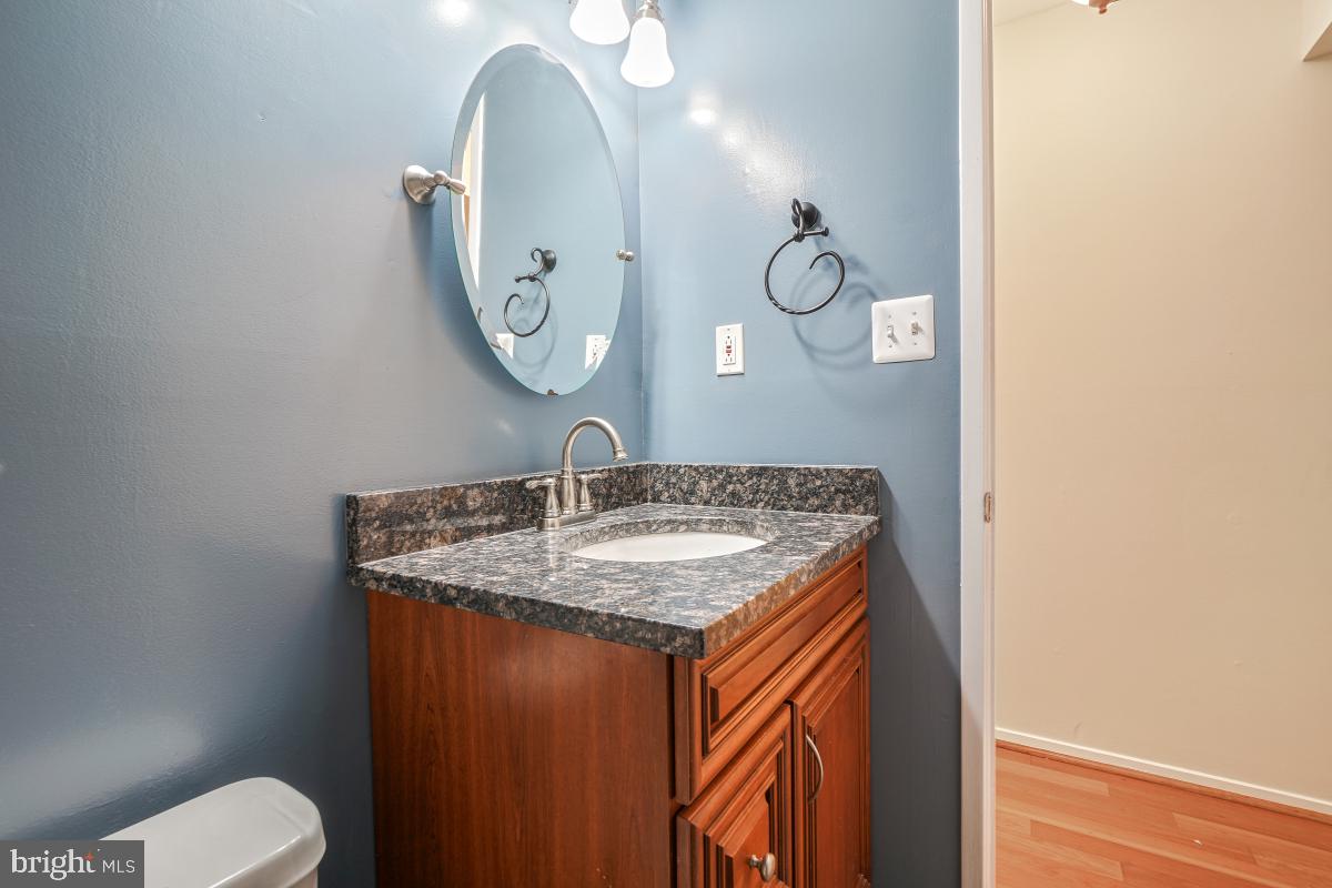 FARMINGDALE - Residential