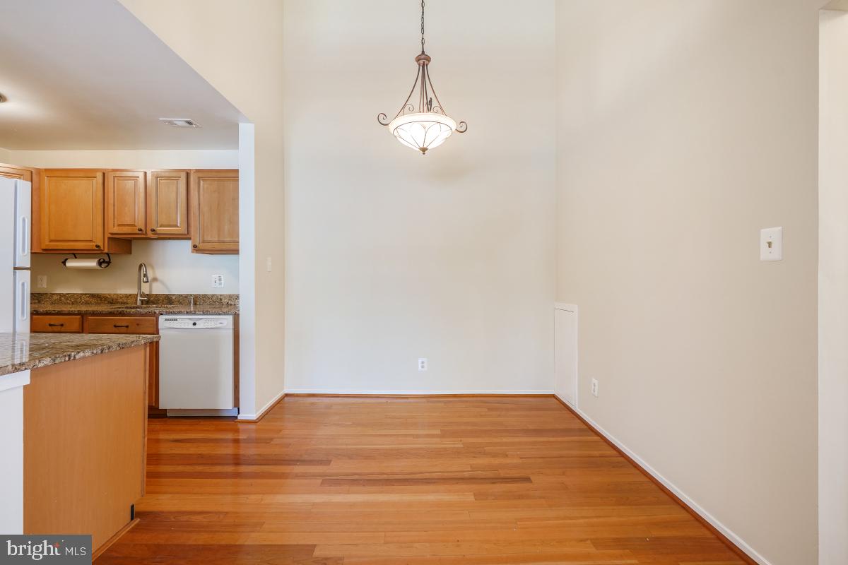 FARMINGDALE - Residential