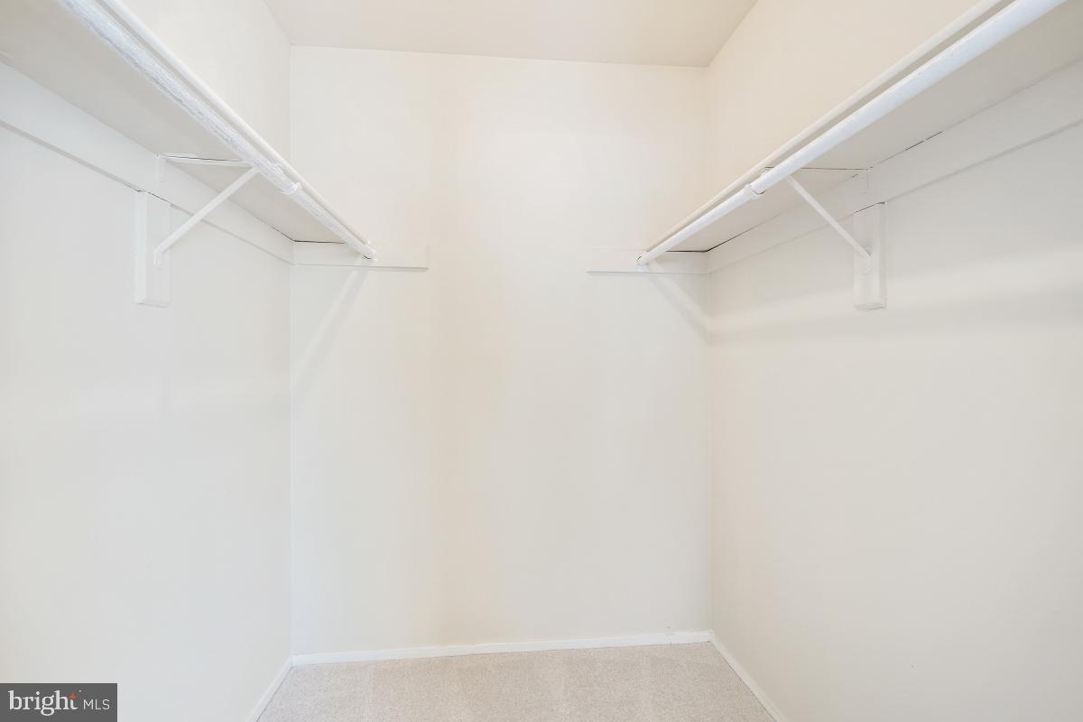 FARMINGDALE - Residential