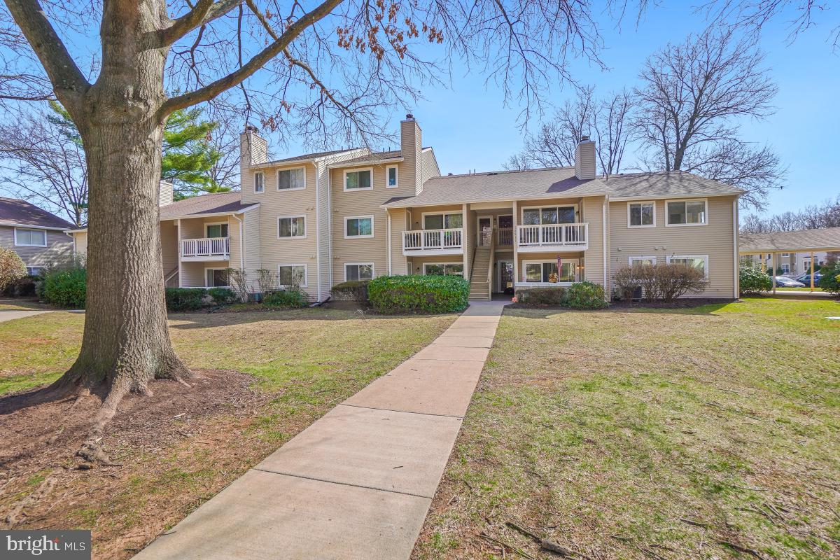 FARMINGDALE - Residential