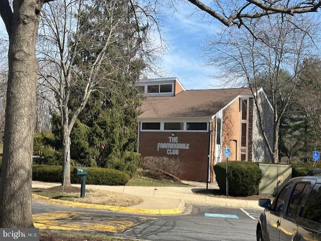 FARMINGDALE - Residential