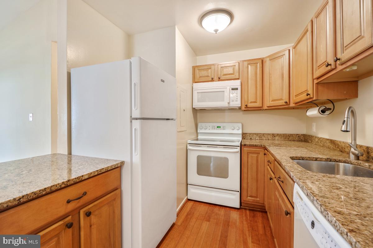 FARMINGDALE - Residential