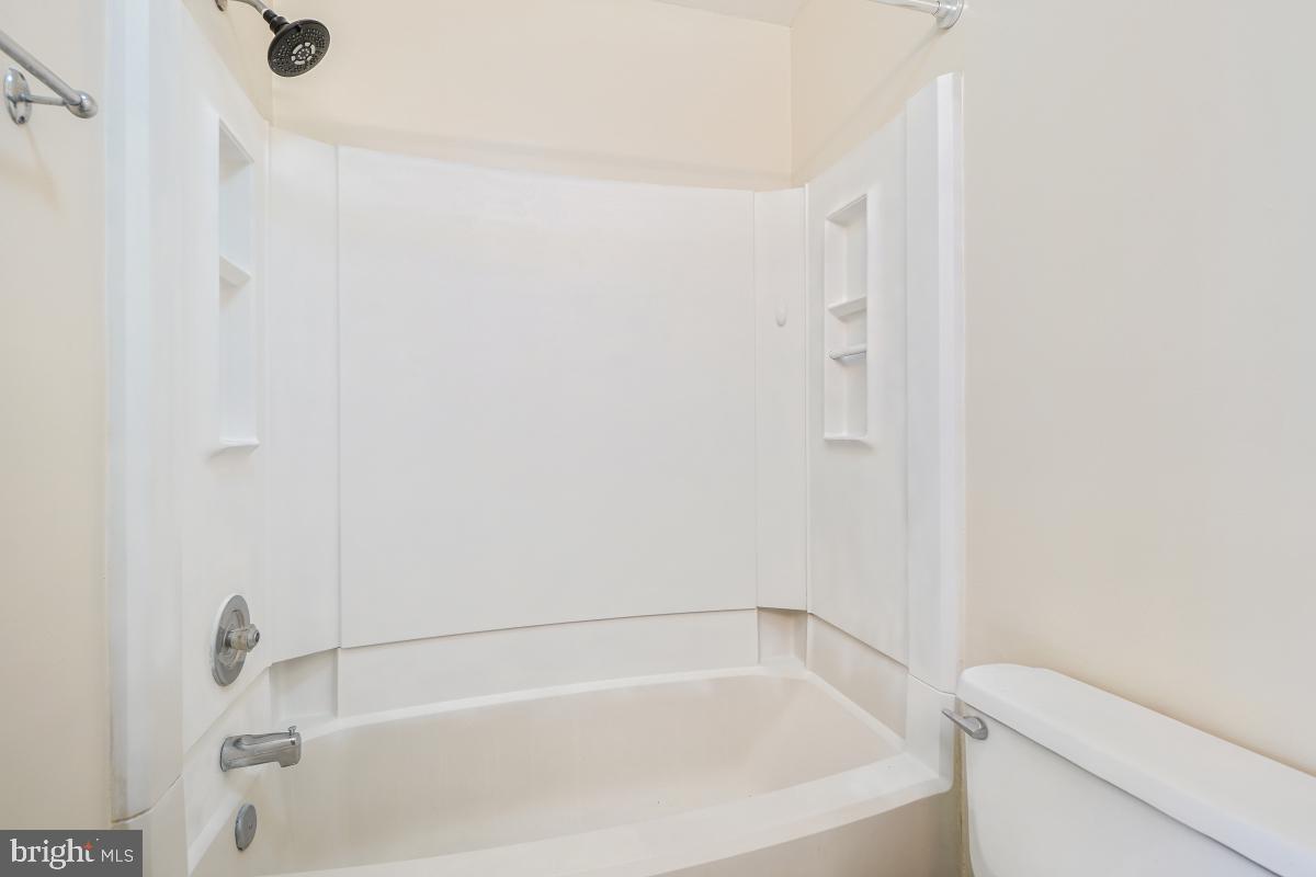 FARMINGDALE - Residential