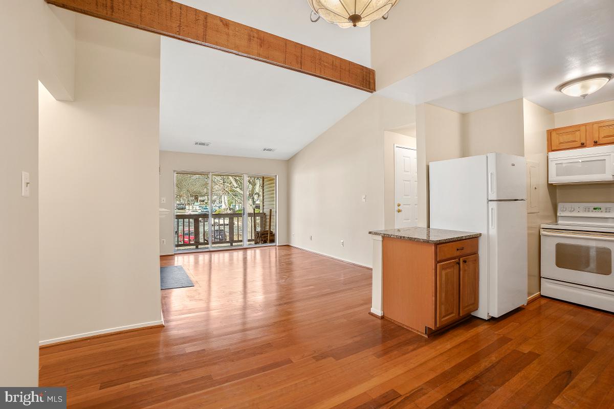 FARMINGDALE - Residential