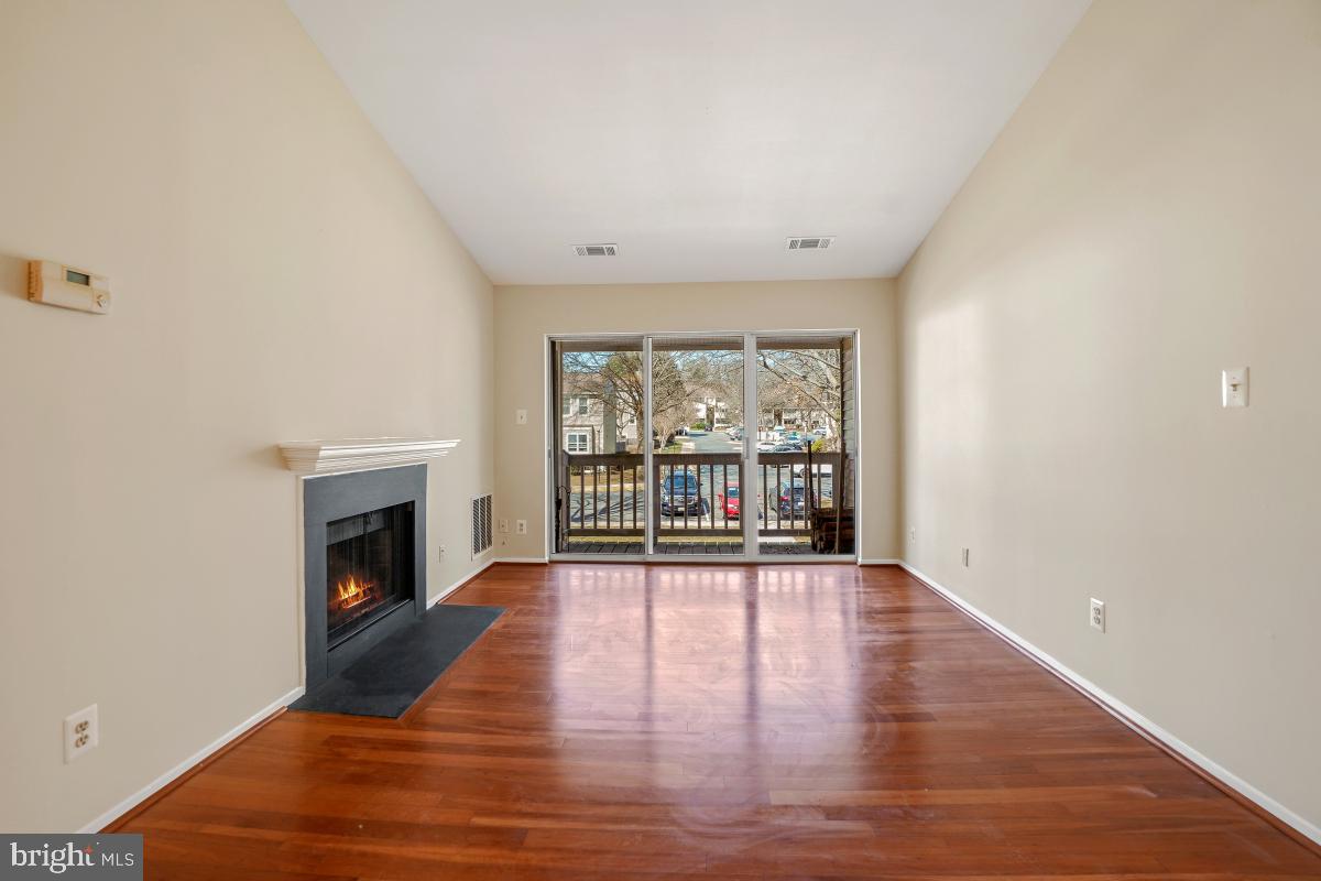 FARMINGDALE - Residential