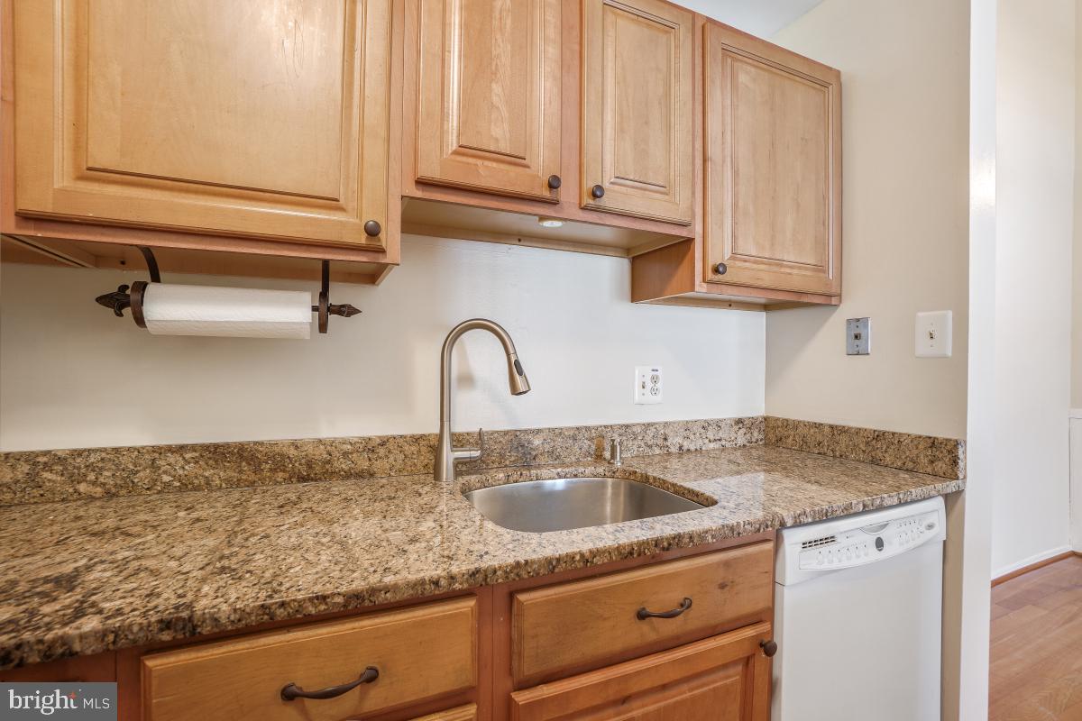 FARMINGDALE - Residential