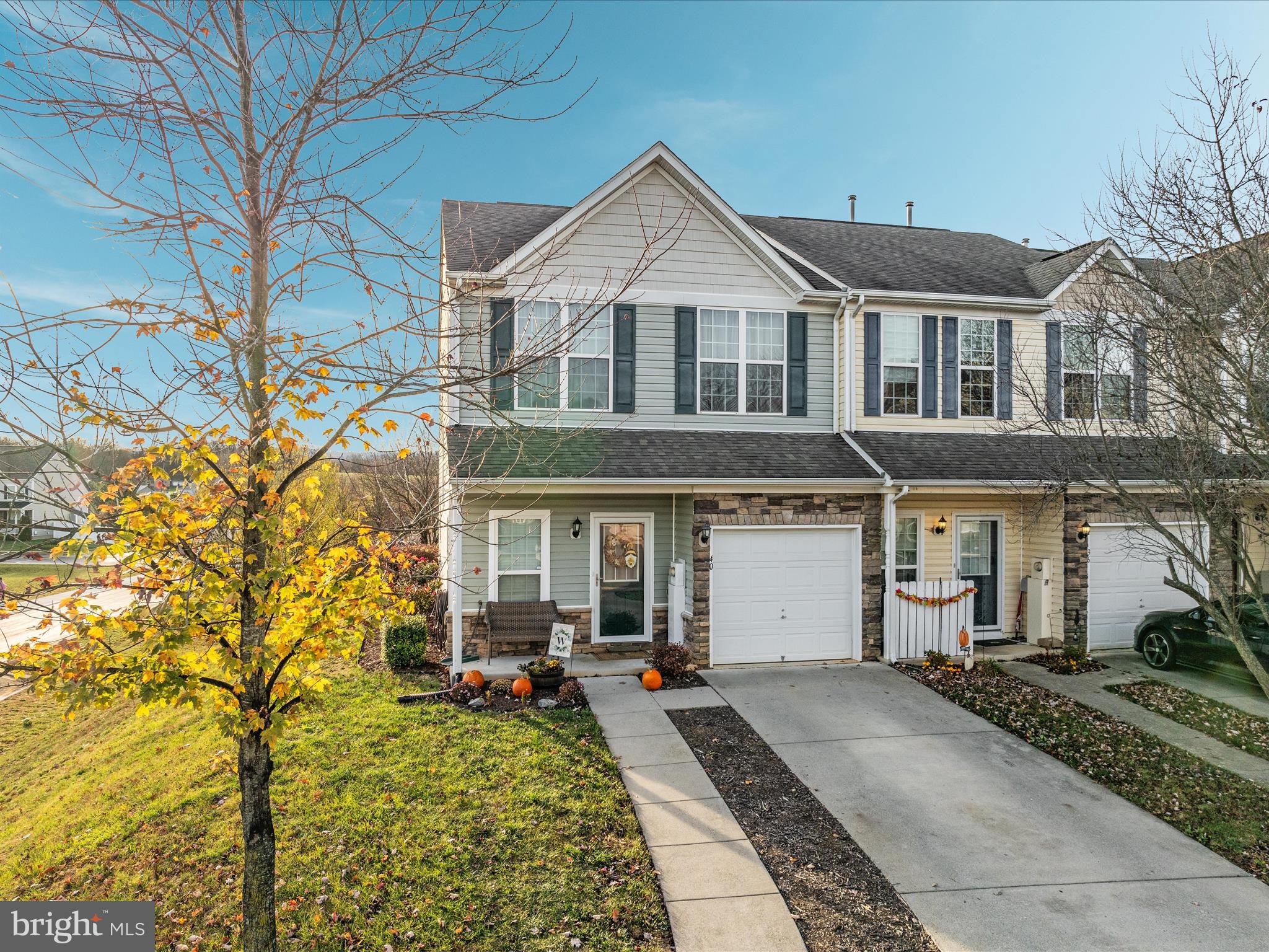 ARCHERS ROCK - Residential