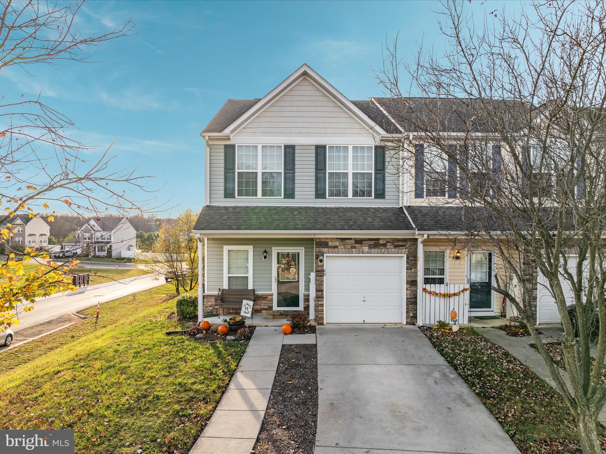 ARCHERS ROCK - Residential