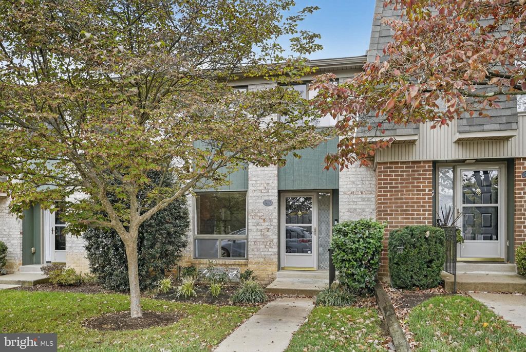 Photo of 907 Putnam Boulevard #106, WALLINGFORD, PA 19086 (MLS # PADE2101996)