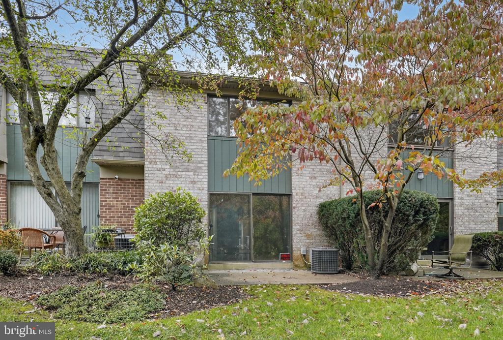 Photo of 907 Putnam Boulevard #106, WALLINGFORD, PA 19086 (MLS # PADE2101996)