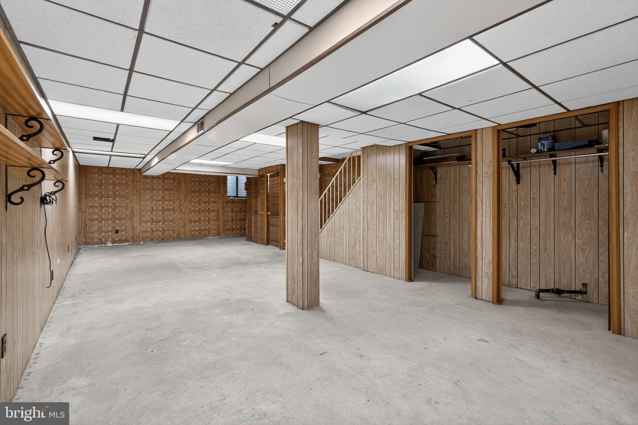 PUTNAM VIL - Residential