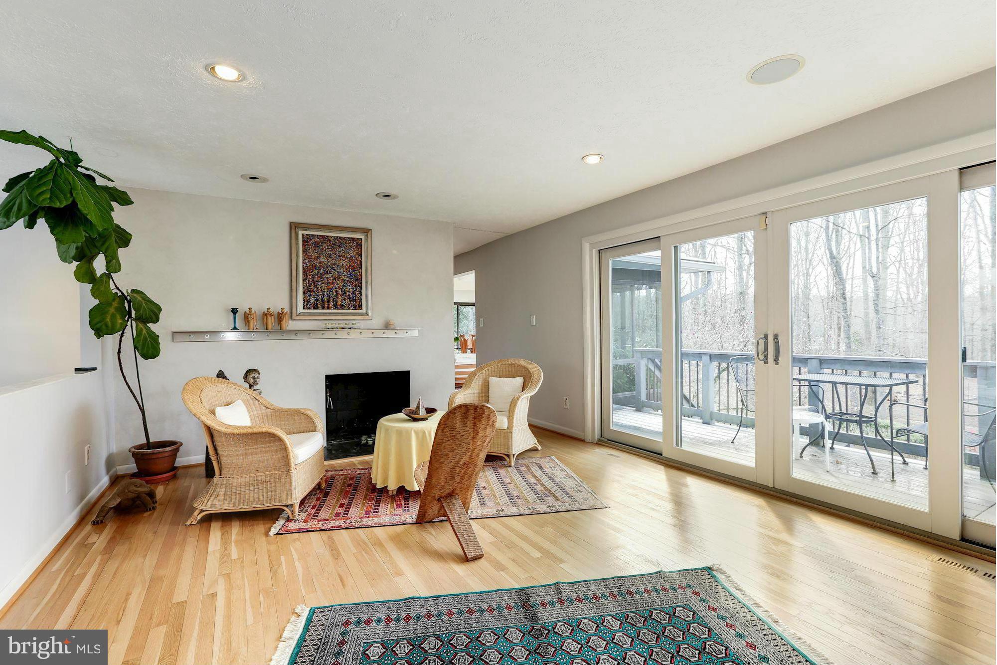 DARNESTOWN OUTSIDE - Residential