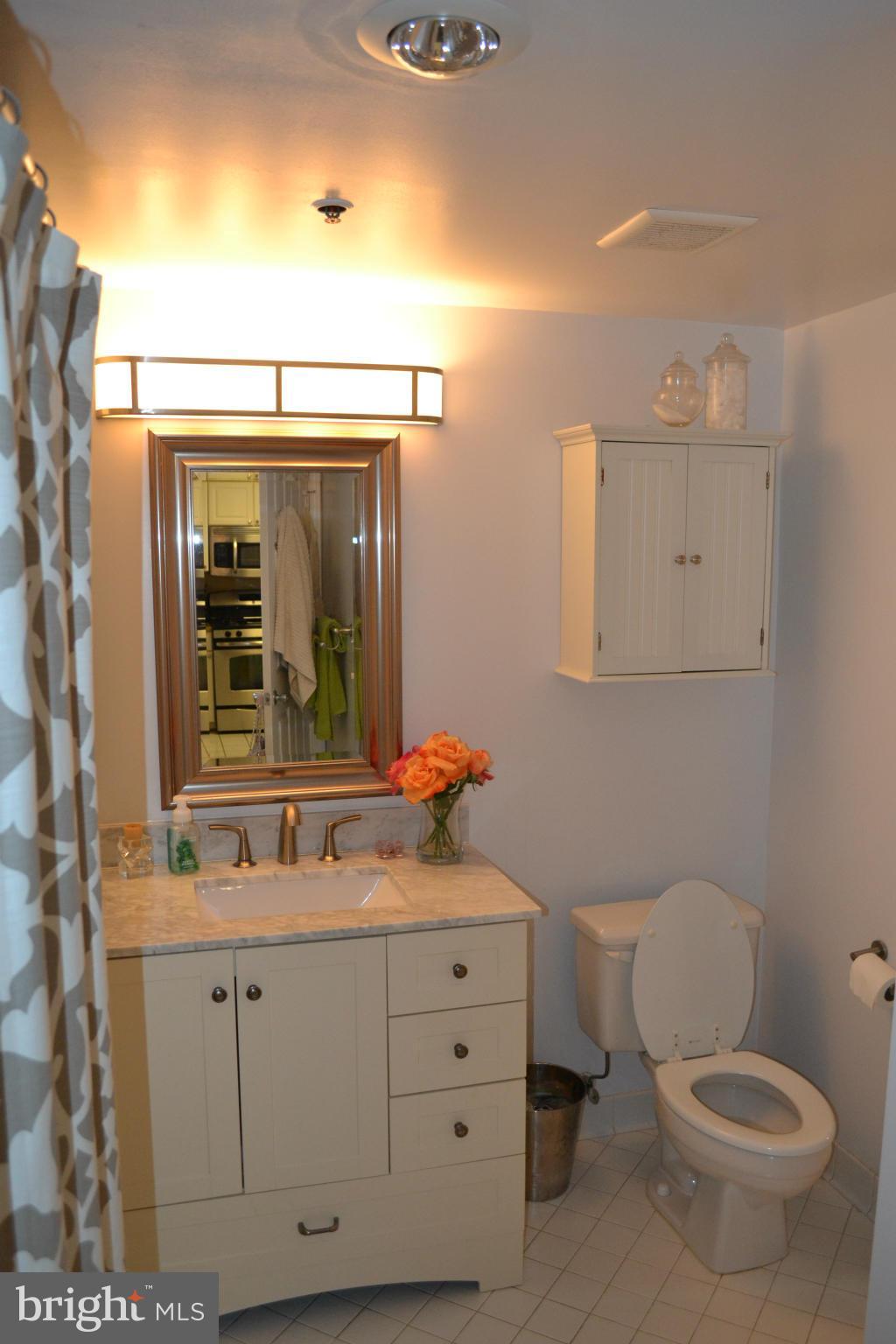 WINDSOR PLAZA - Residential Lease