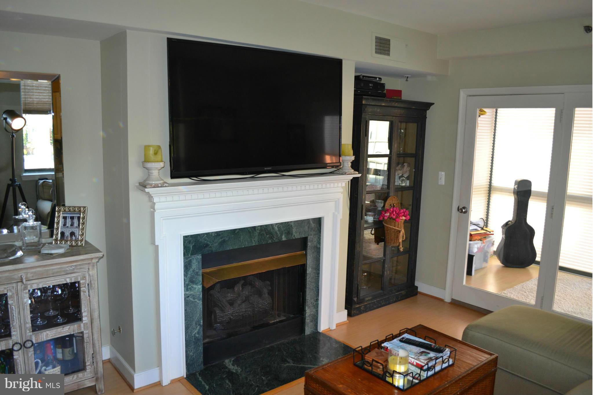 WINDSOR PLAZA - Residential Lease