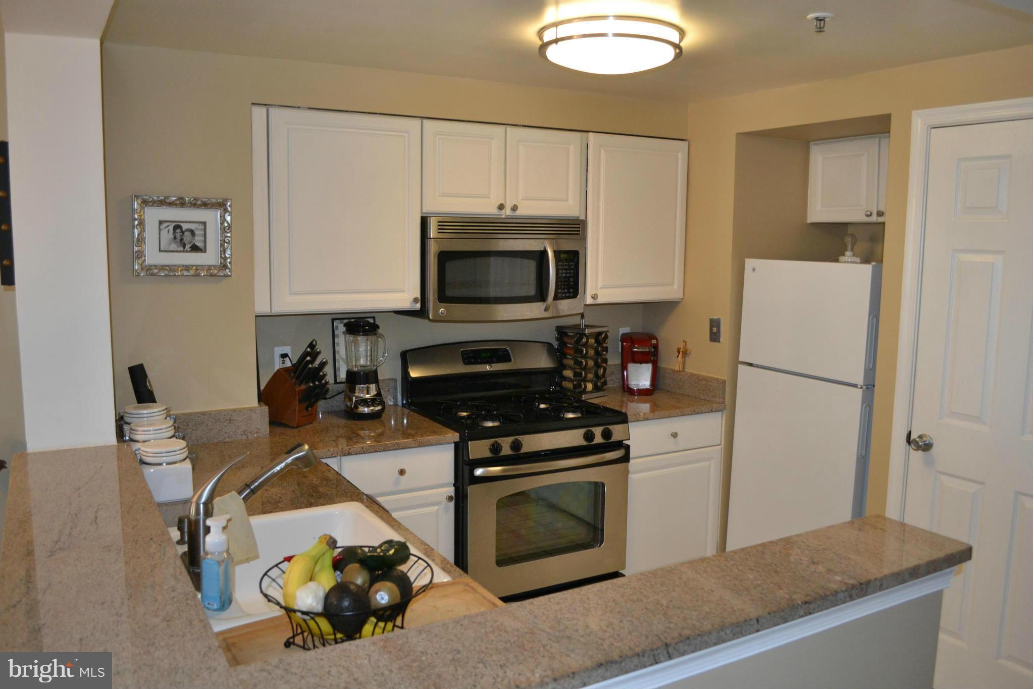 WINDSOR PLAZA - Residential Lease