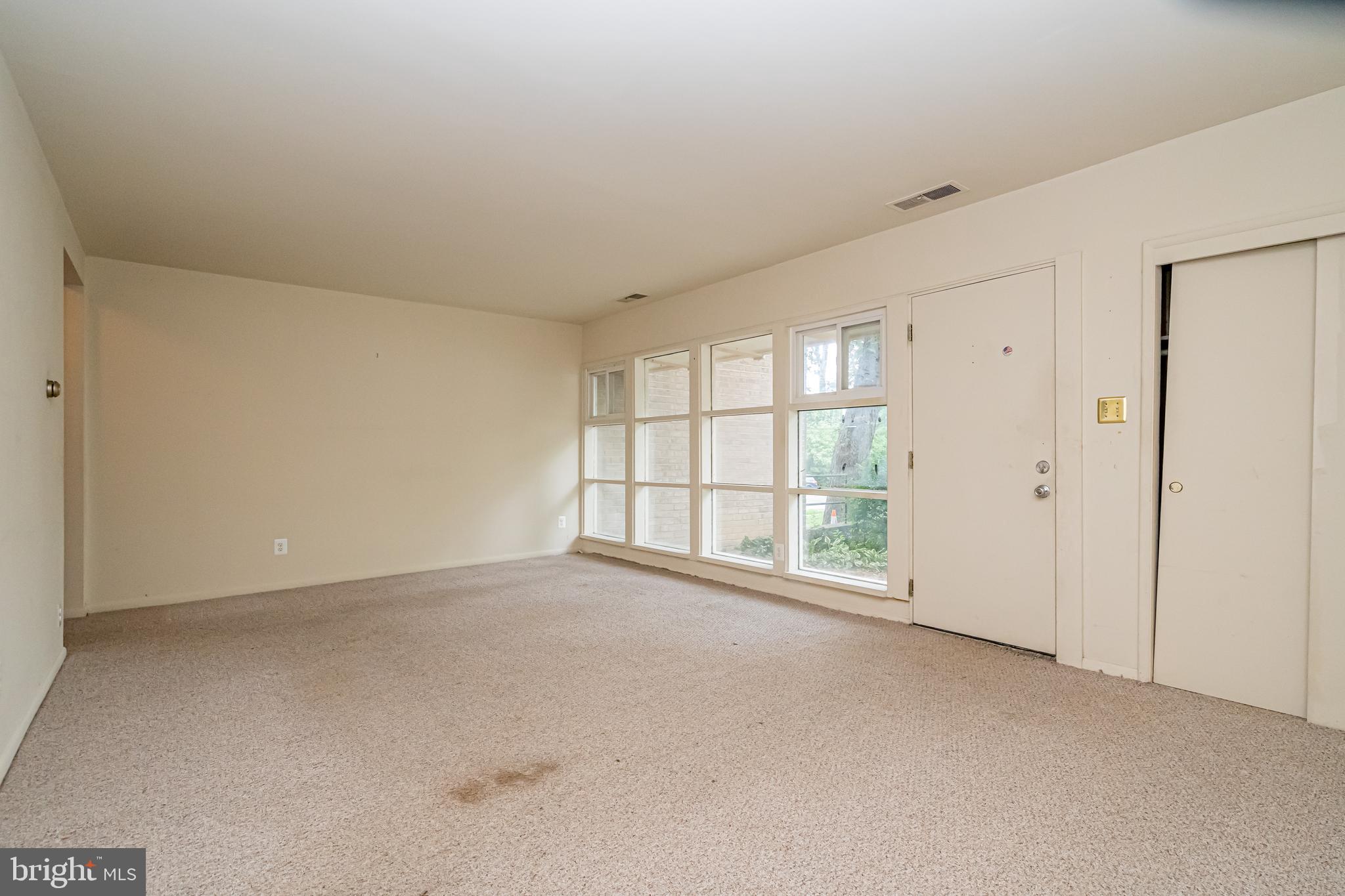 4404 FOREST GLEN COURT