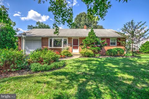 Photo of 108 Haskell Drive, Lancaster, PA 17601 (MLS # PALA2055086)