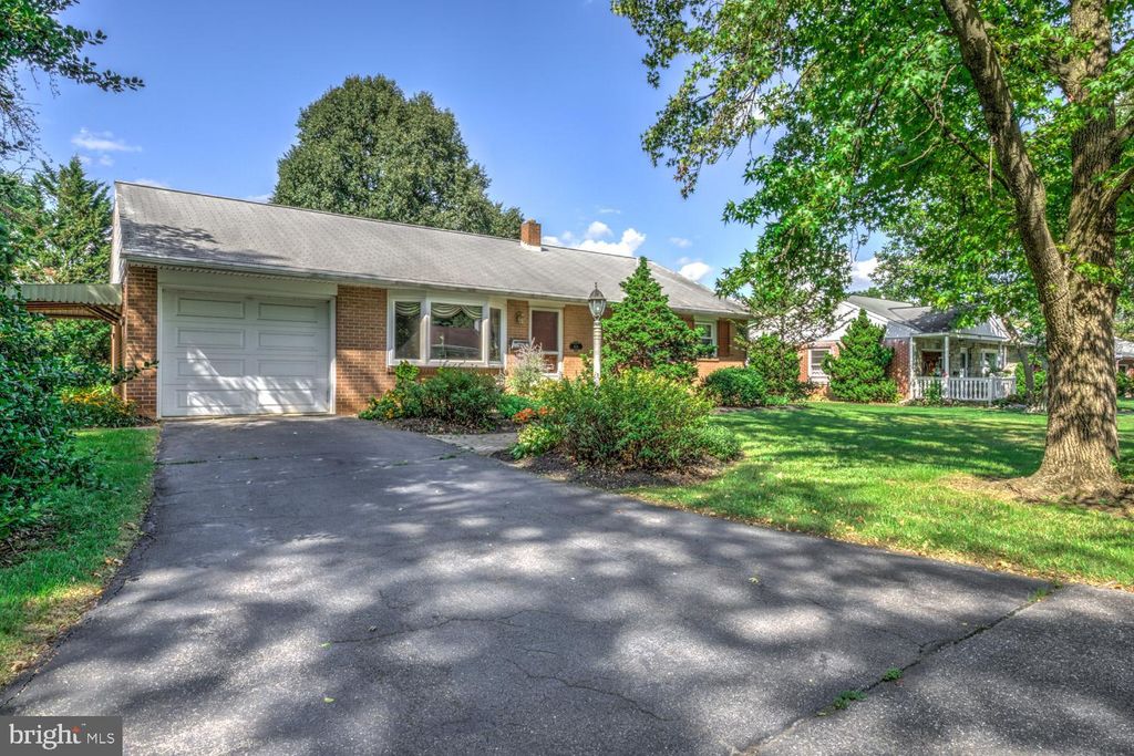 Photo of 108 Haskell Drive, Lancaster, PA 17601 (MLS # PALA2055086)