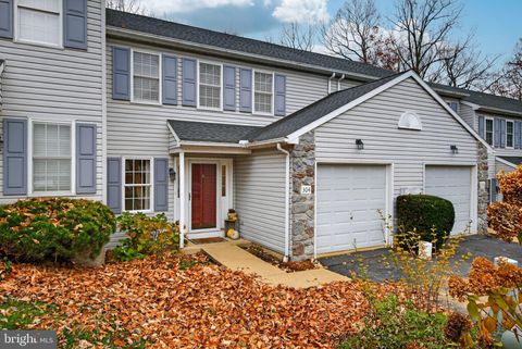 304 TREETOPS COURT LANCASTER PA 17601