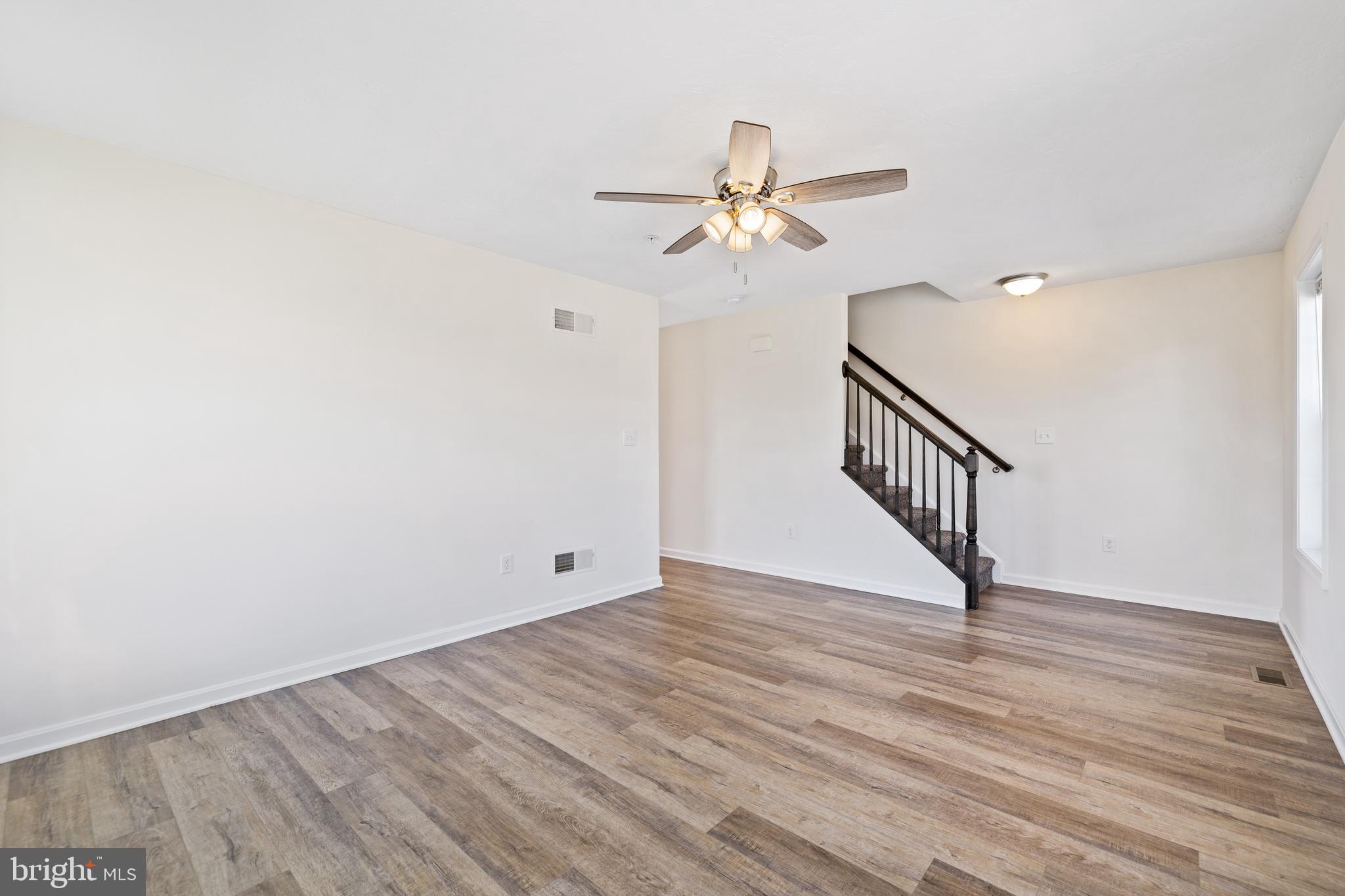 FRANKLIN SQUARE - Residential Lease