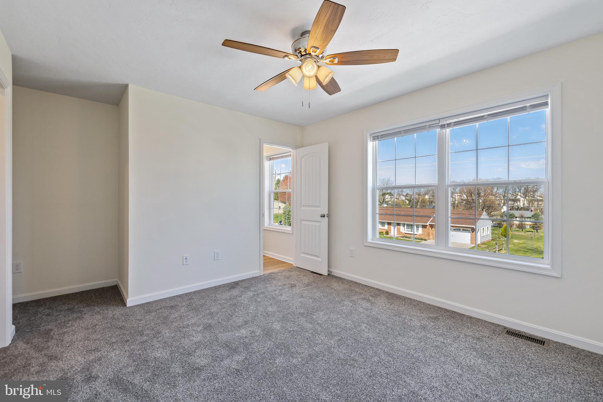 FRANKLIN SQUARE - Residential Lease