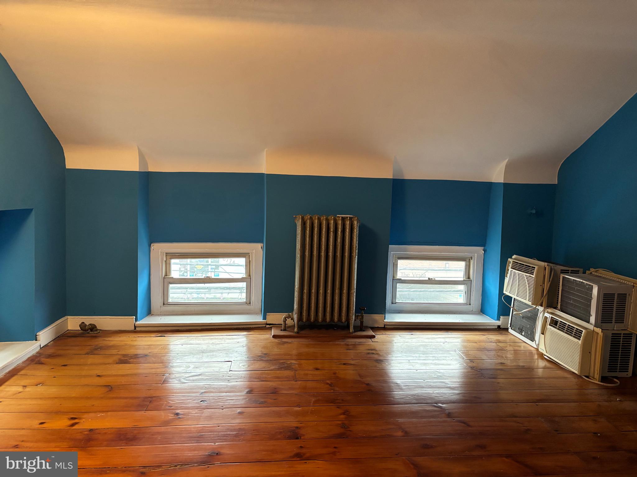 ROXBOROUGH - Residential