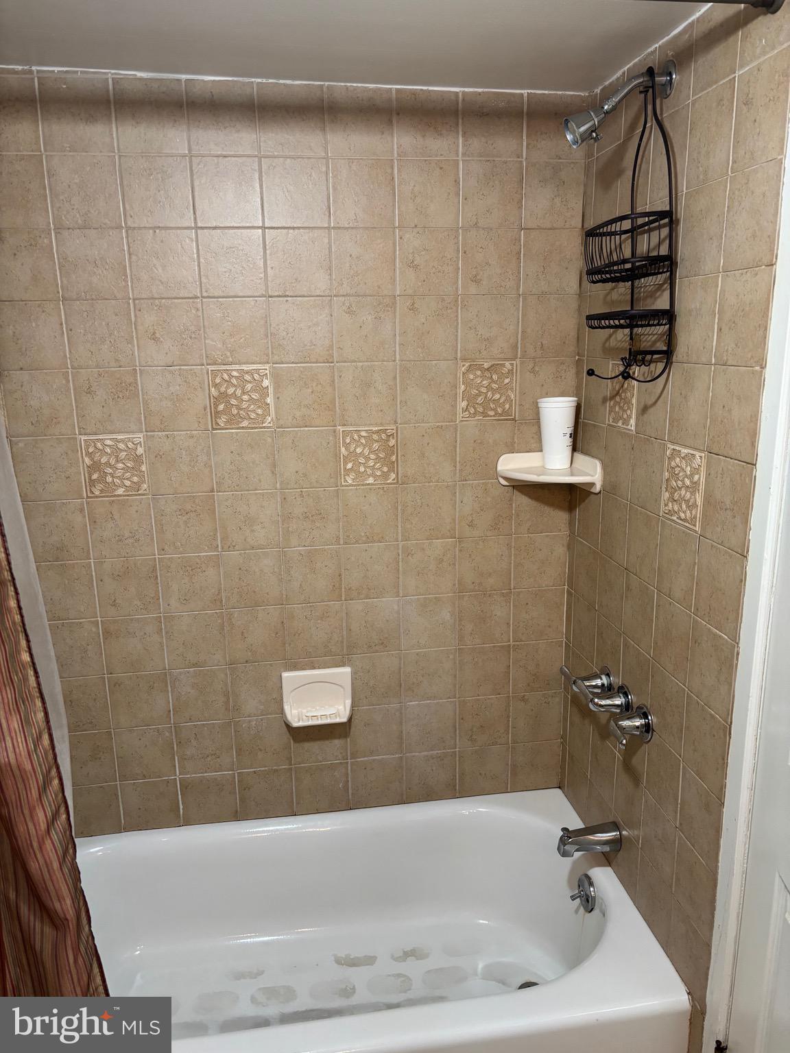 ROXBOROUGH - Residential