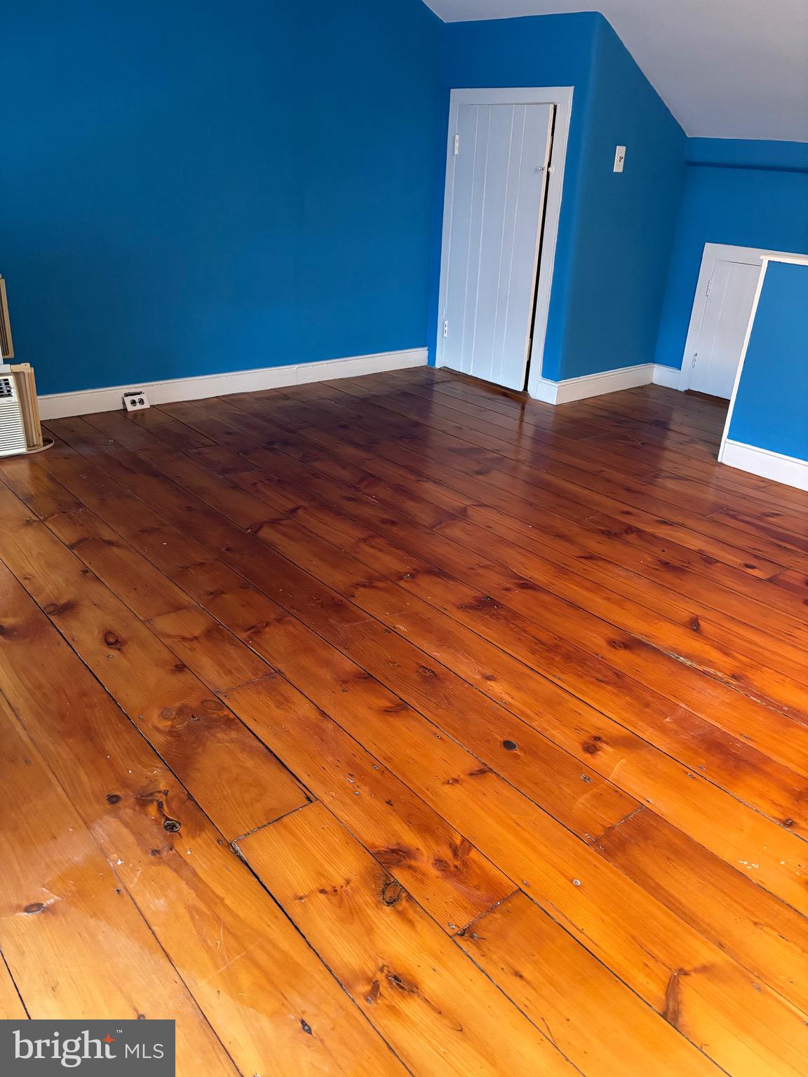 ROXBOROUGH - Residential