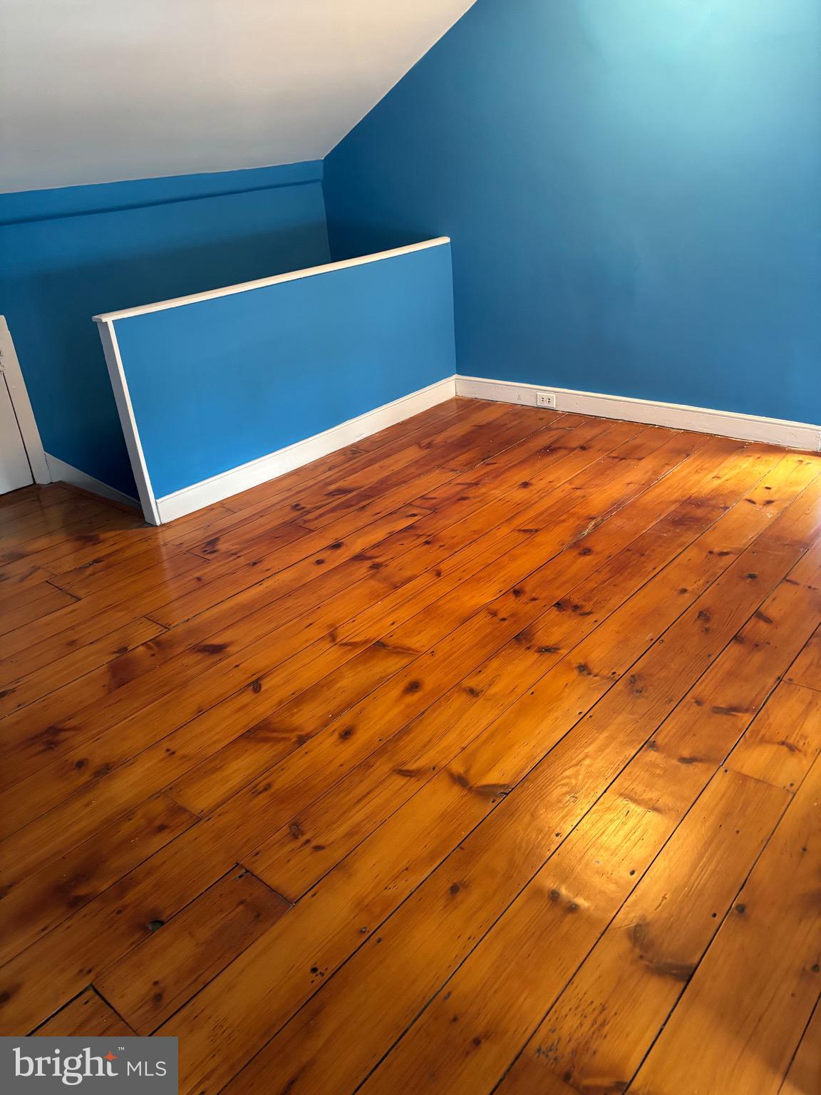 ROXBOROUGH - Residential