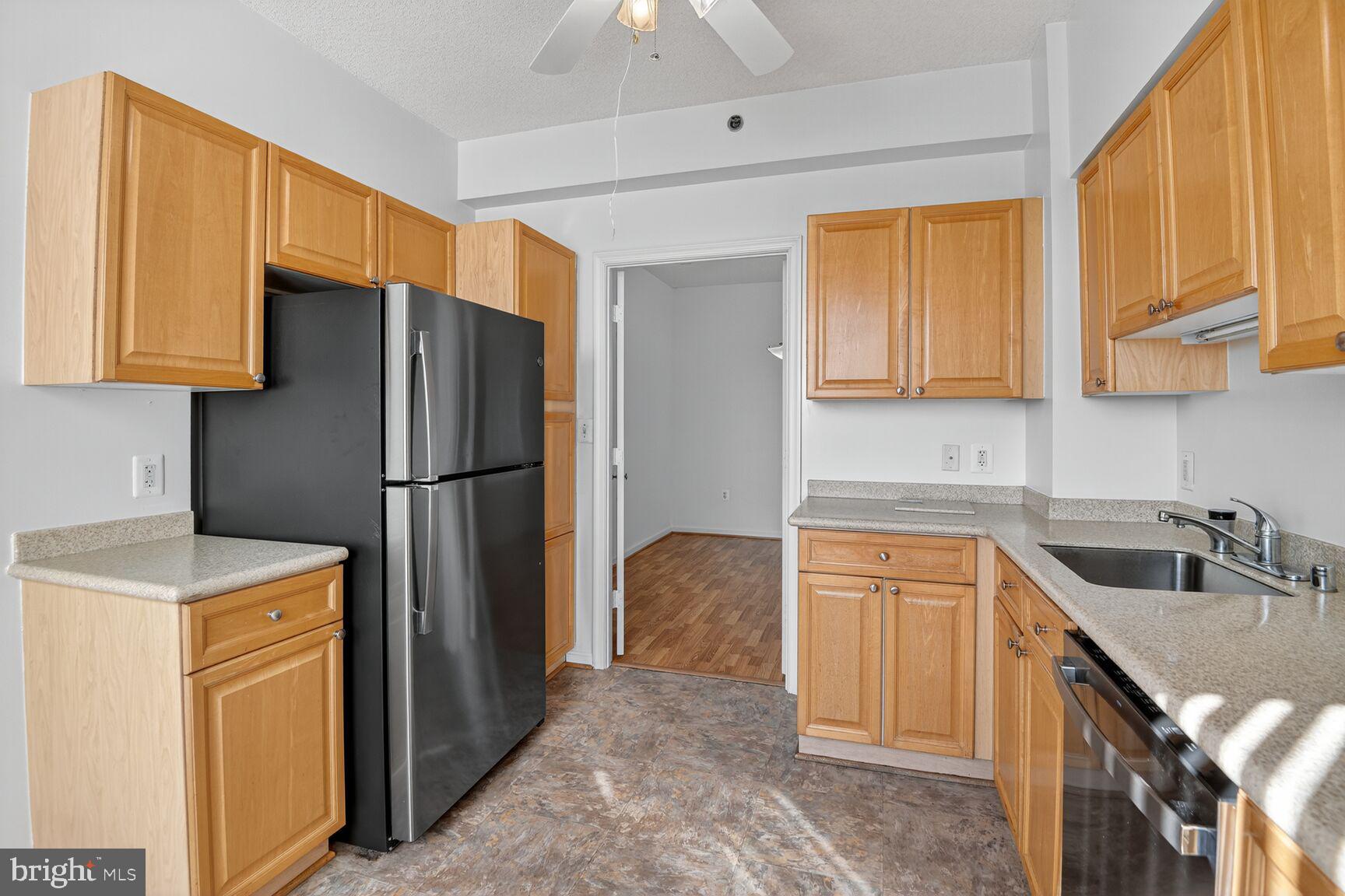 VANTAGE POINT EAST @ LEISURE WORLD - Residential
