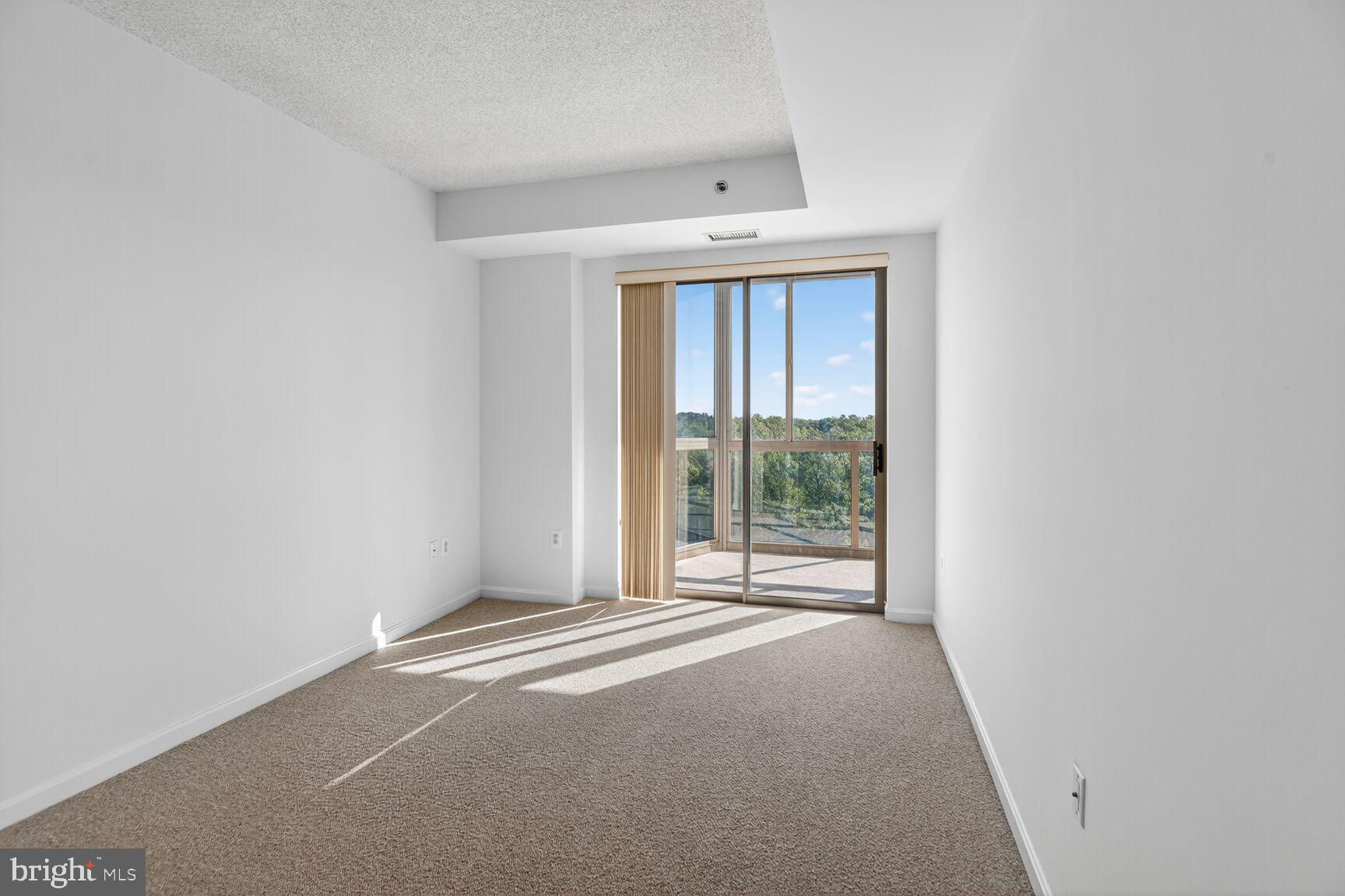 VANTAGE POINT EAST @ LEISURE WORLD - Residential