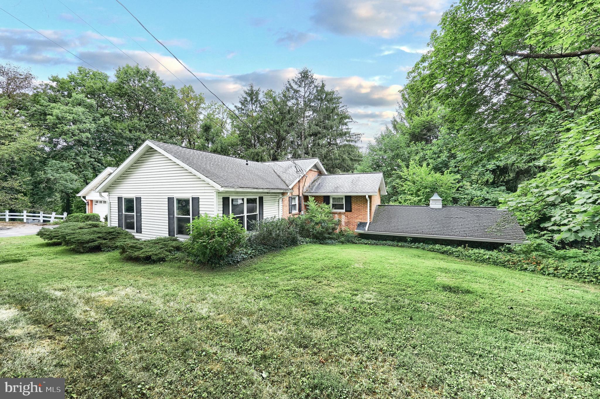 1506 CRESTLYN ROAD