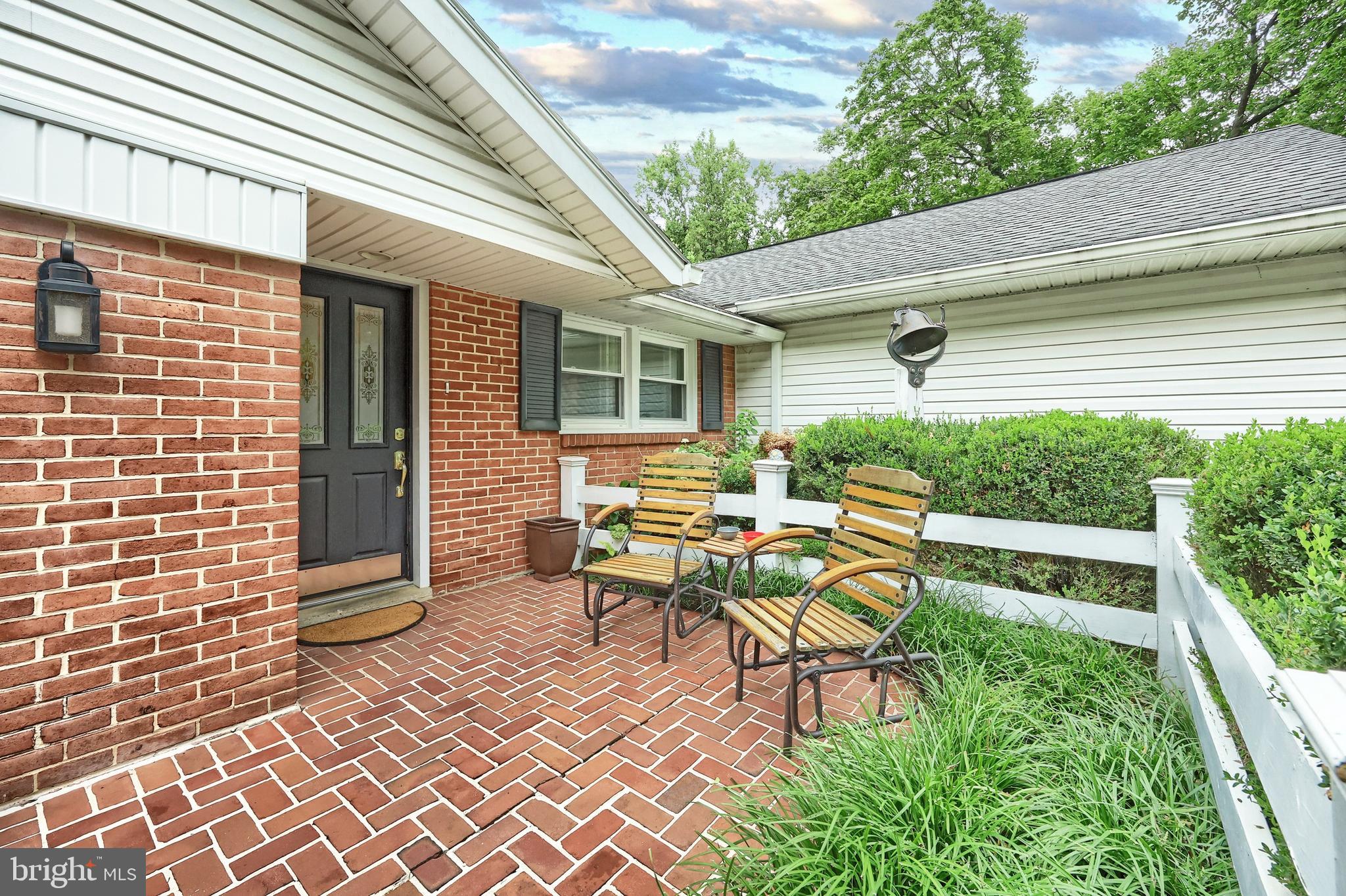 1506 CRESTLYN ROAD