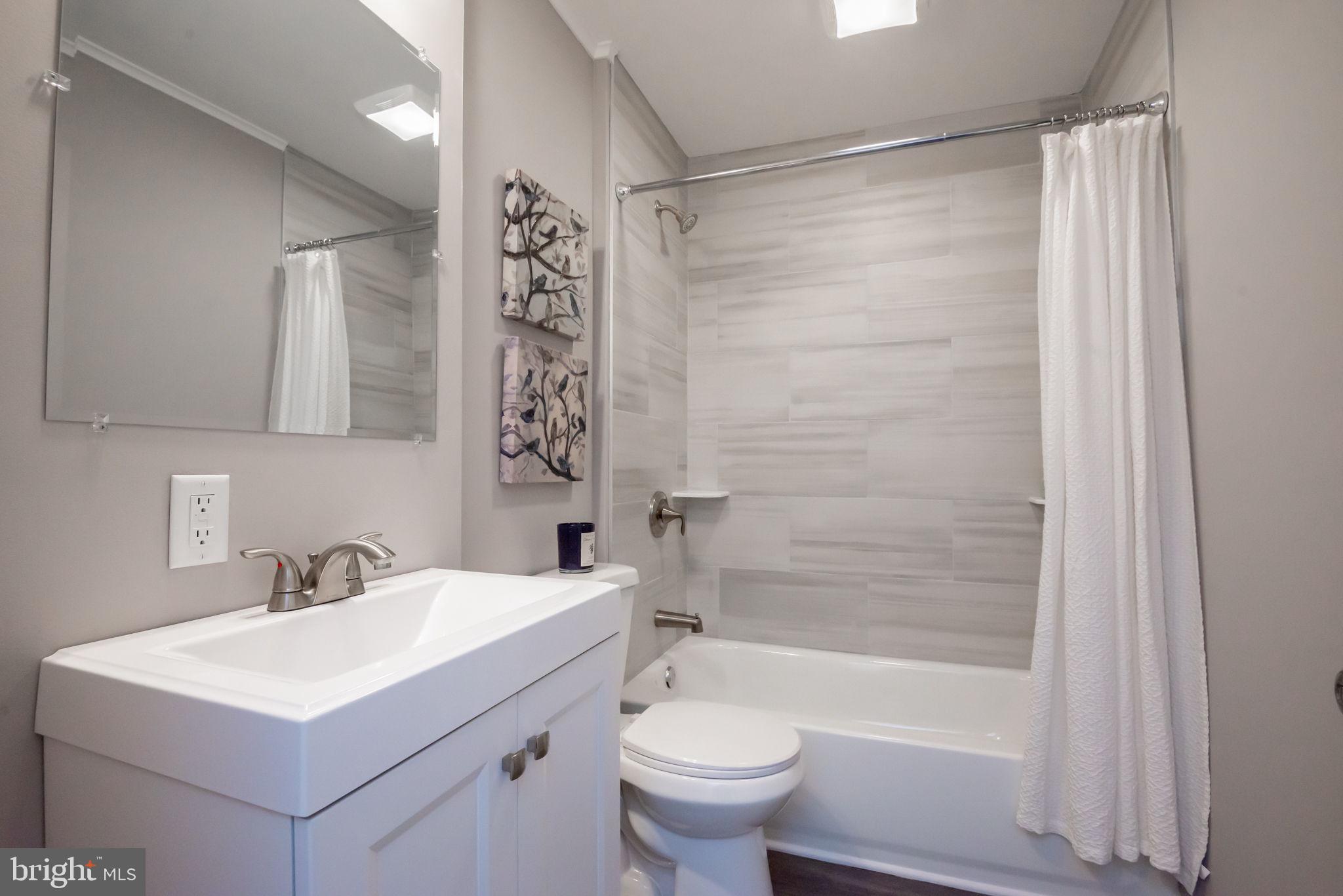 ROYAL ACRES - Residential