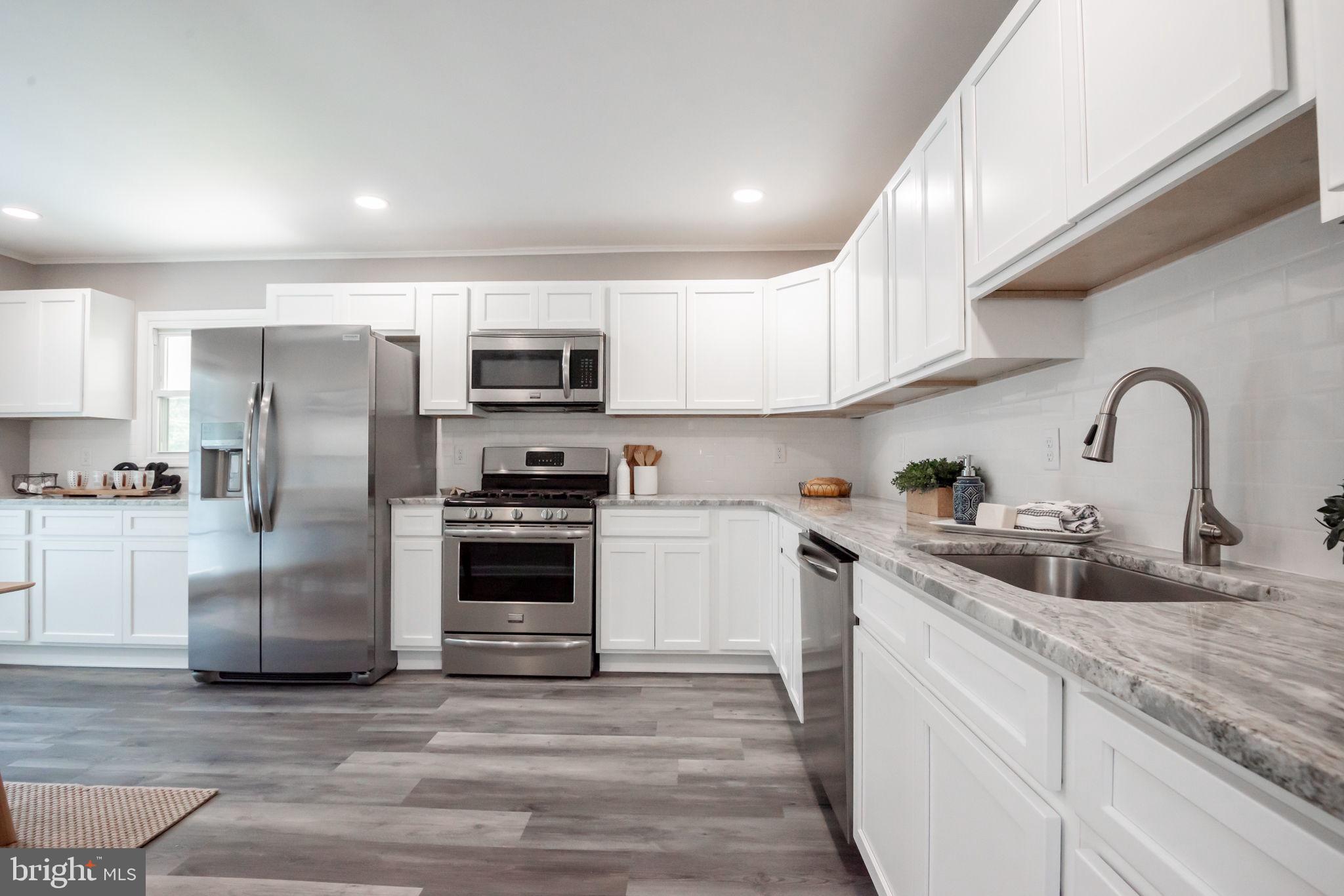 ROYAL ACRES - Residential