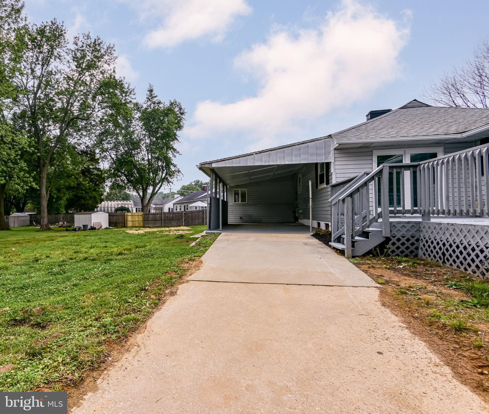 ROYAL ACRES - Residential