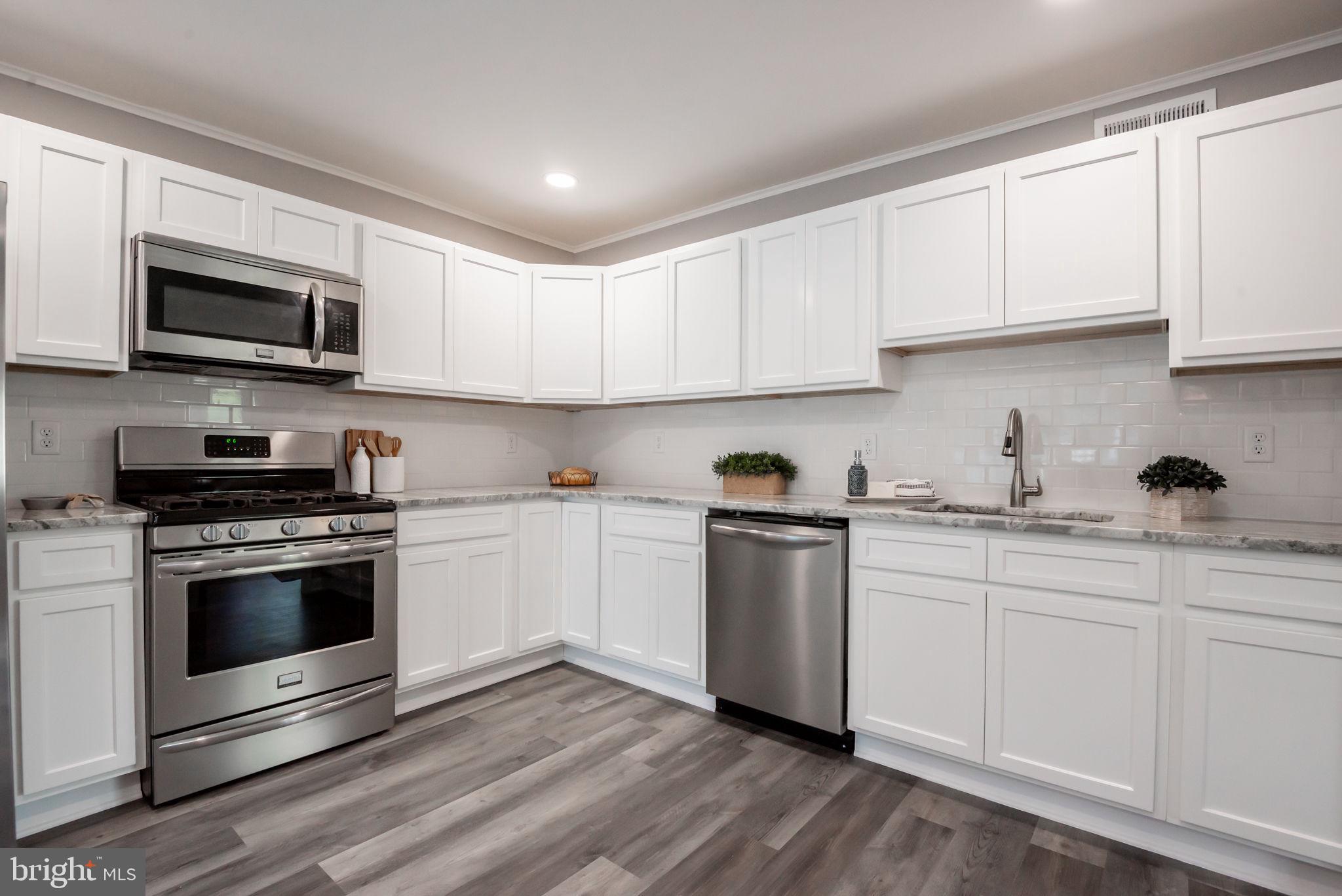 ROYAL ACRES - Residential