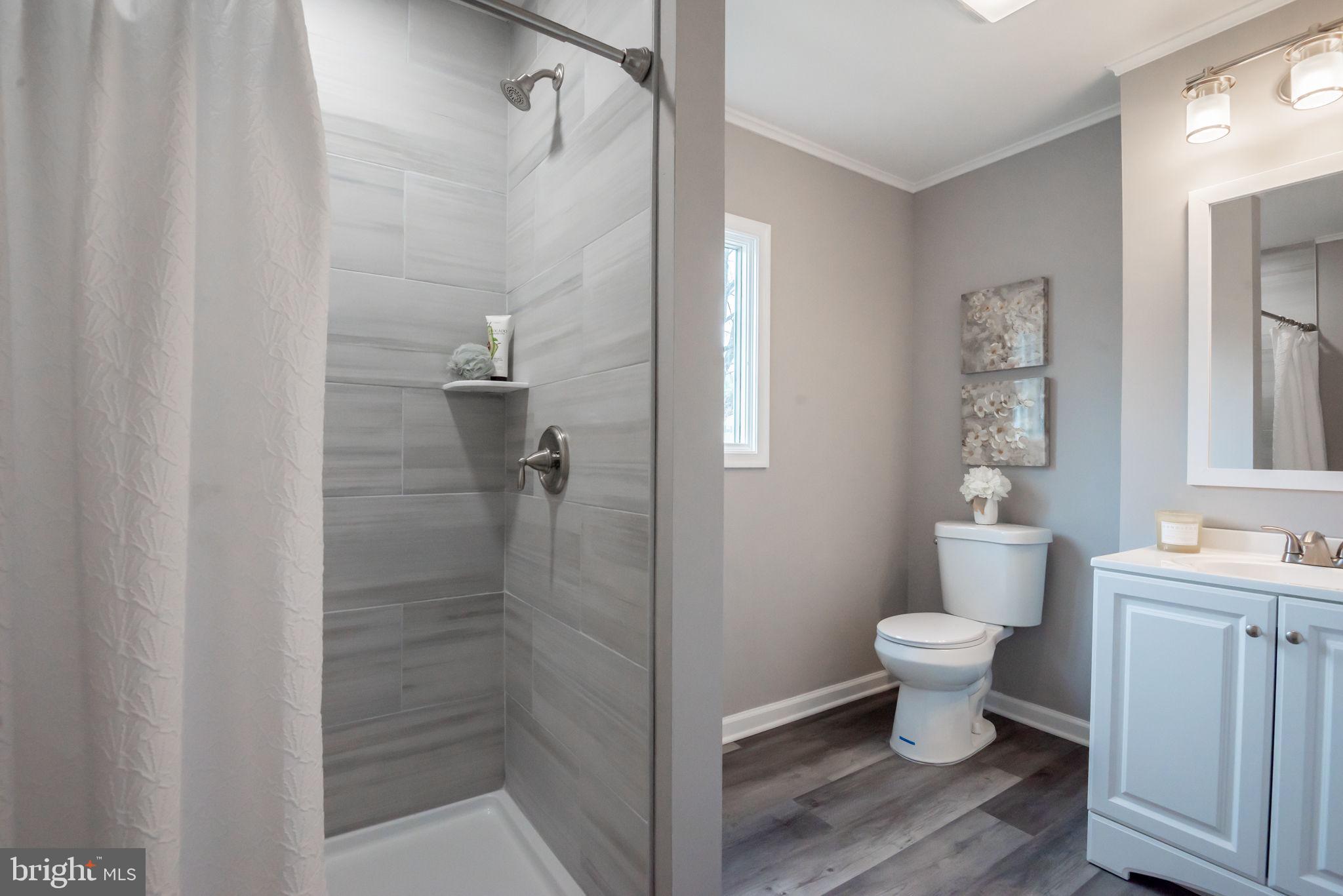 ROYAL ACRES - Residential