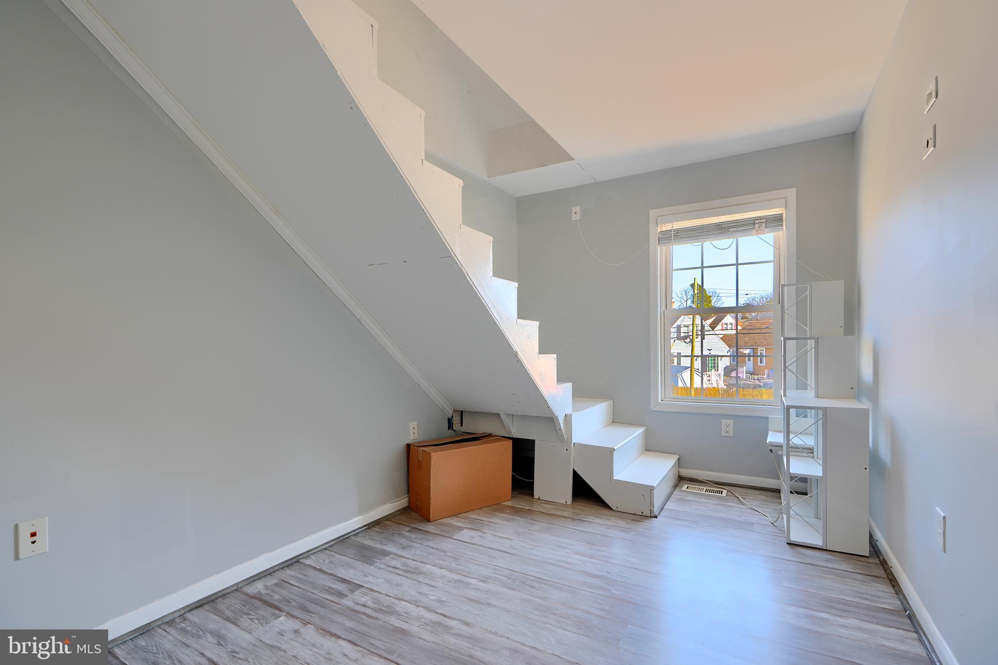 ELMWOOD - Residential