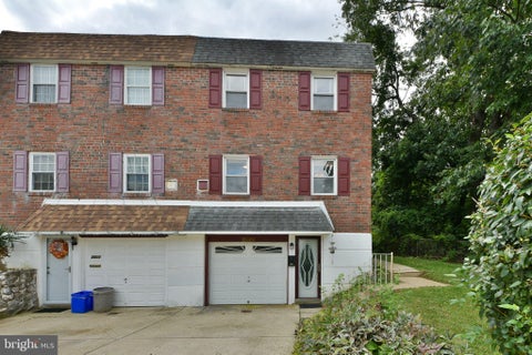 Townhouse For Sale - 2628 Maxwell Street<br/> PHILADELPHIA, PA 19152