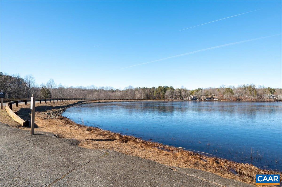 SHENANDOAH CROSSING - Land