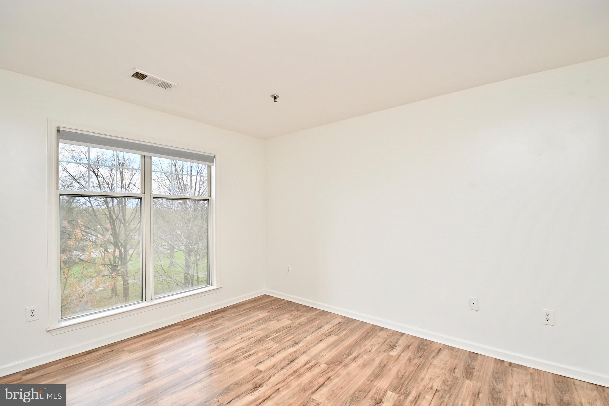 SAVOY PARK CONDOMINIUMS - Residential