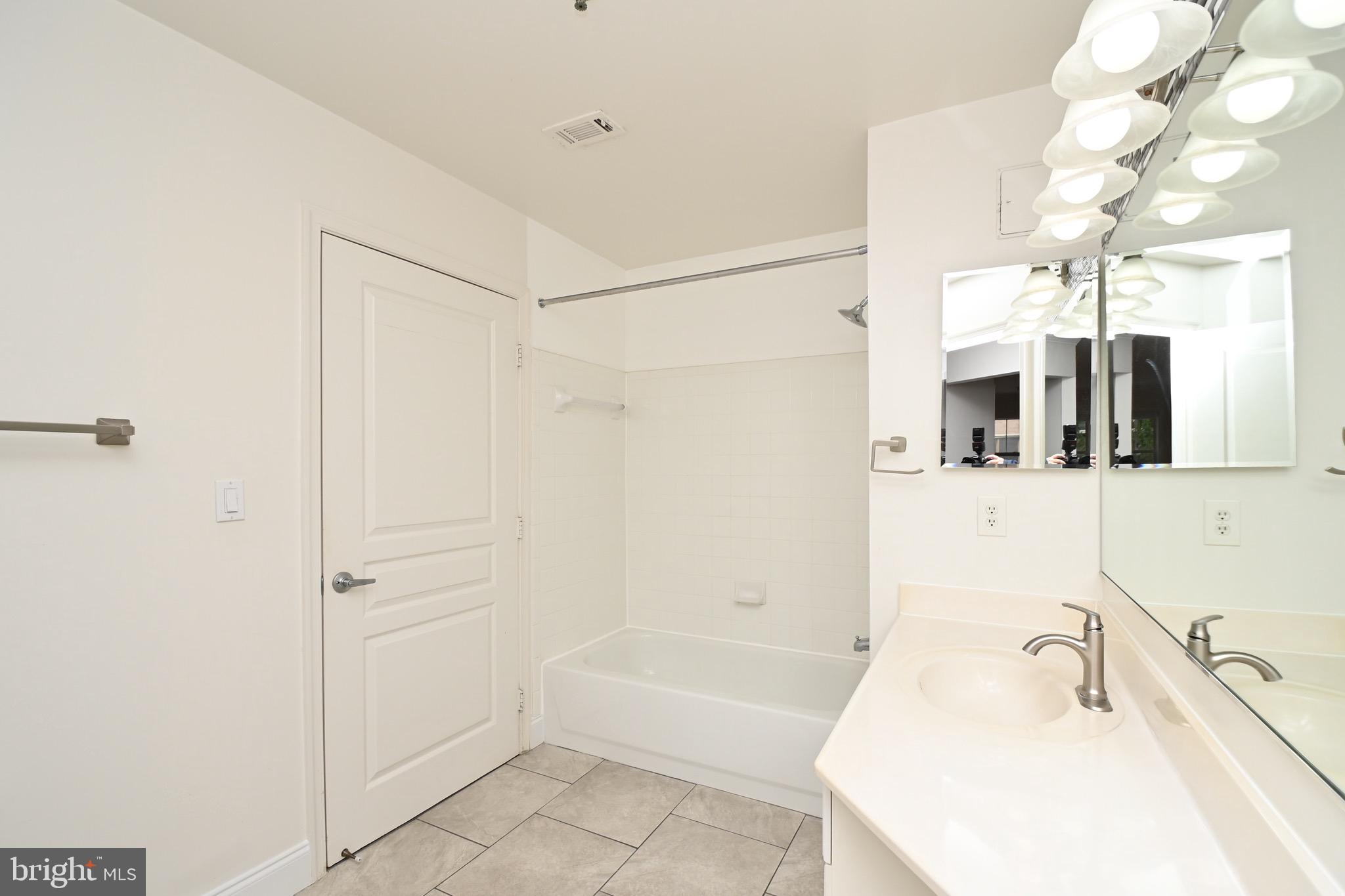 SAVOY PARK CONDOMINIUMS - Residential