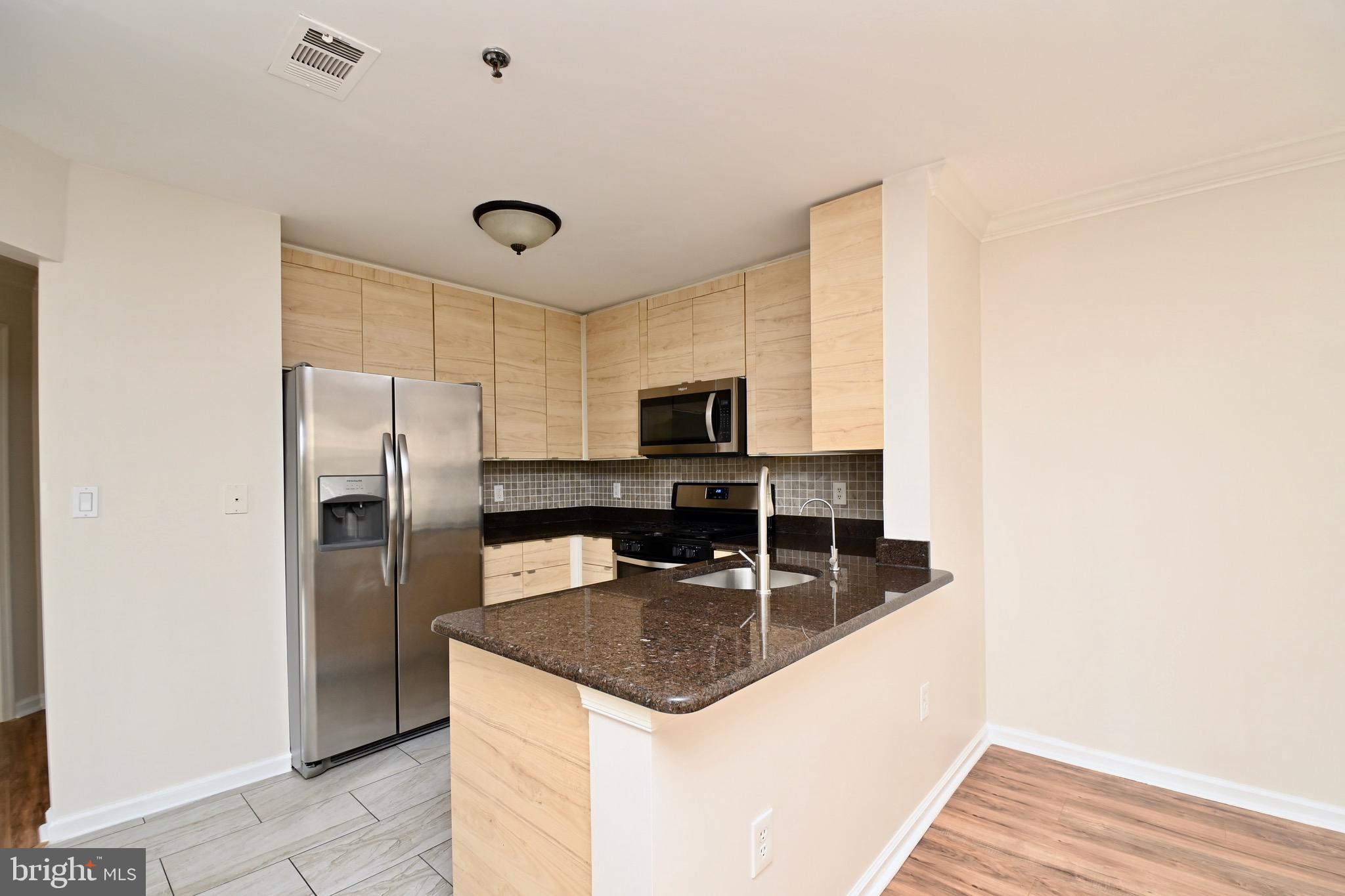 SAVOY PARK CONDOMINIUMS - Residential