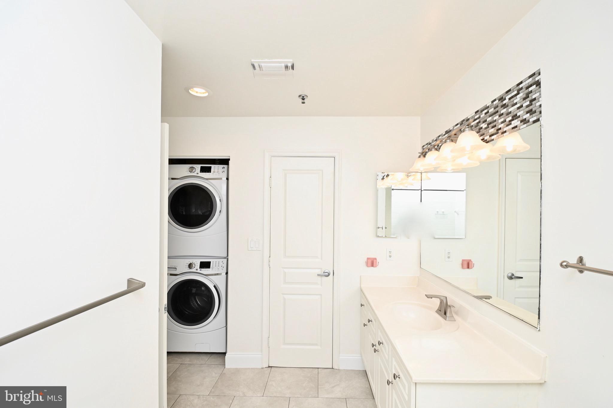 SAVOY PARK CONDOMINIUMS - Residential